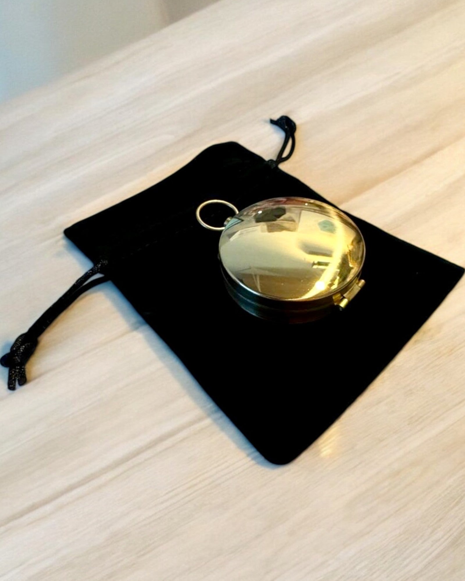 Αδιάβροχη Ορειχάλκινη Πυξίδα με Φωτεινό Εφέ - Απαραίτητο για Πεζοπορία και Κατασκήνωση, εξατομίκευση με χάραξη