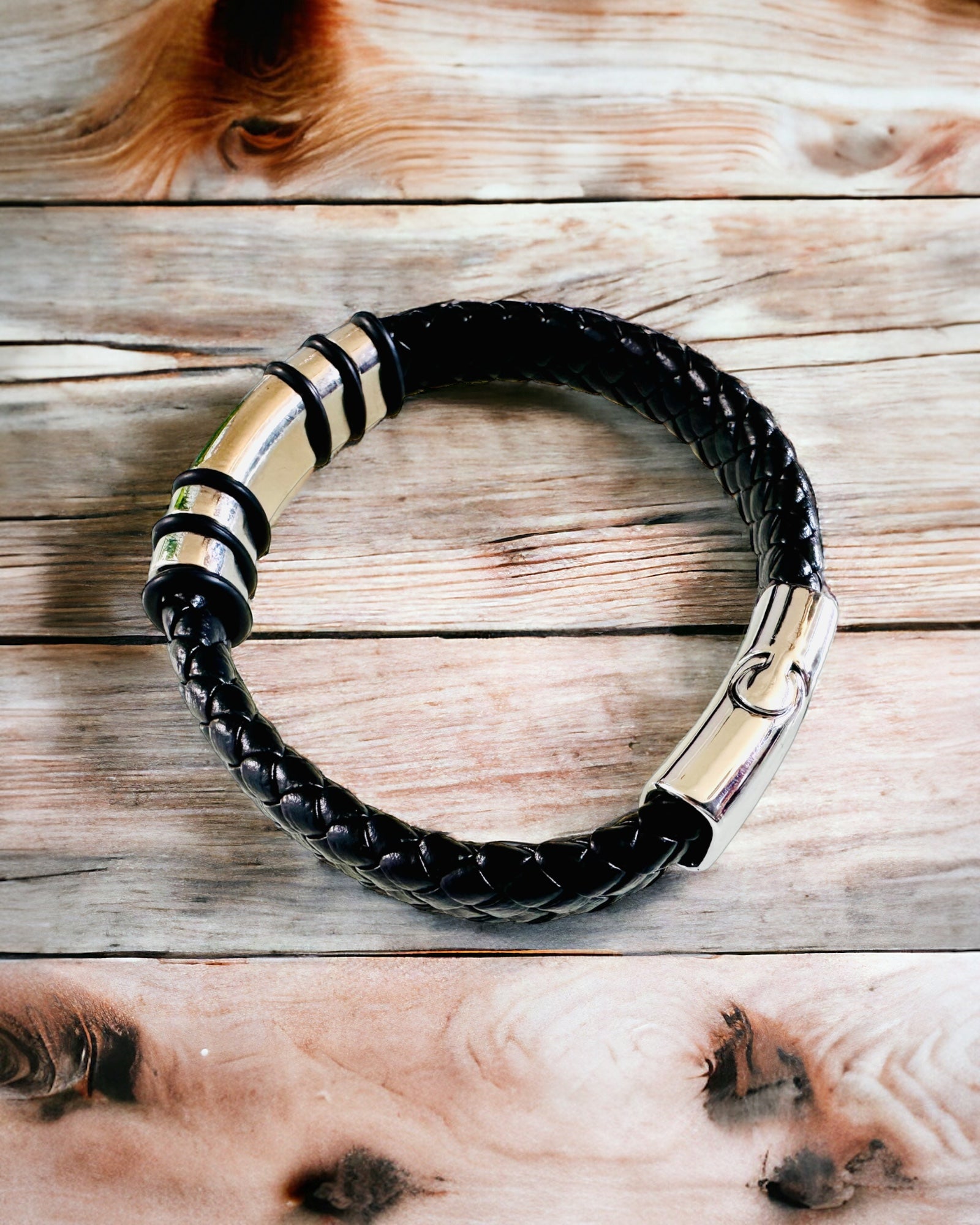 Μοντέρνο Βραχιόλι Hip Hop για Άνδρες με Προσαρμοσμένη Χάραξη και Μαγνητικό Κούμπωμα – Επιλέξτε Στυλ με Ασημένιες ή Χρυσές Λεπτομέρειες, 22cm Δέρμα PU