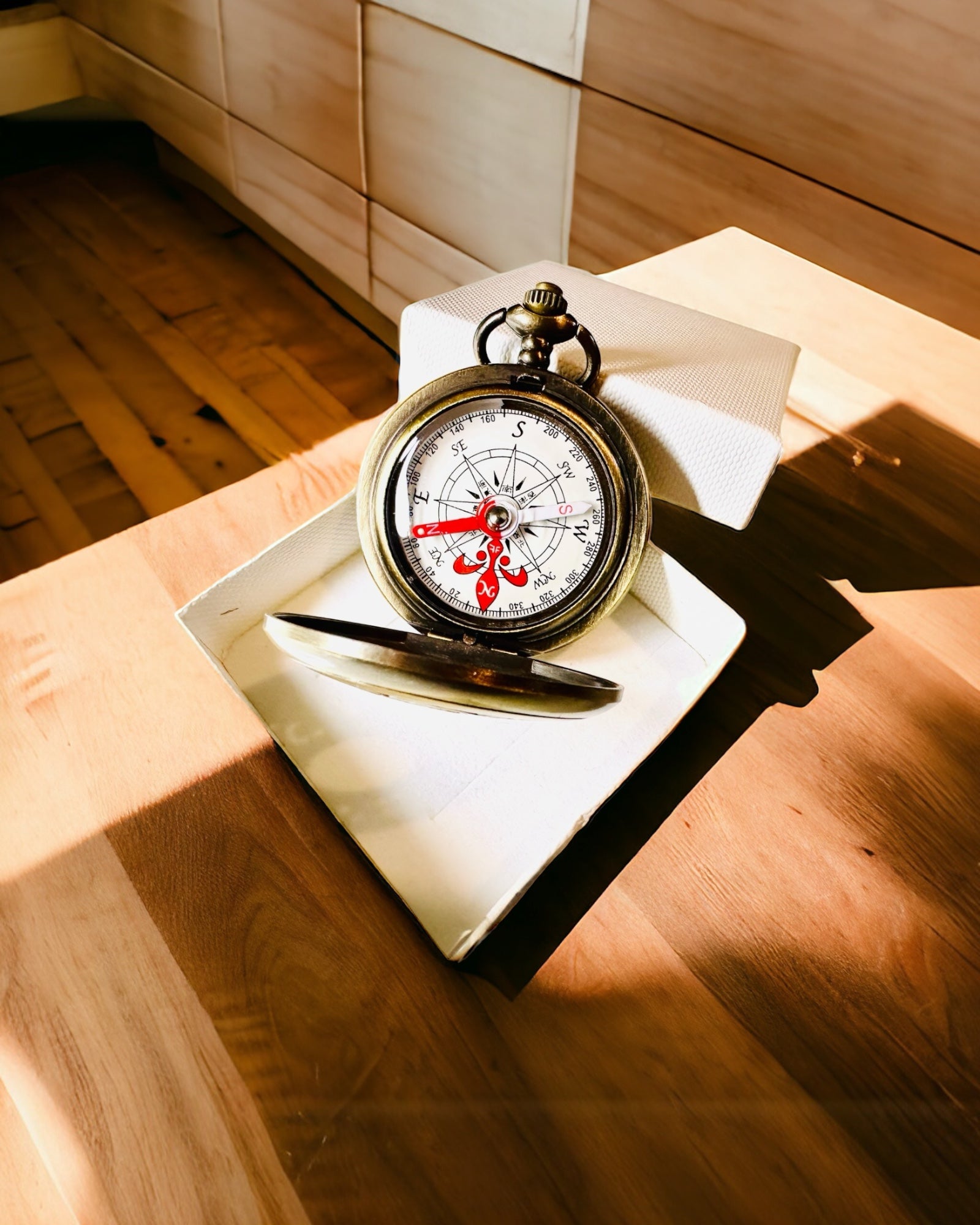 Πυξίδα Πλοήγησης σε Vintage Στυλ με Διάτρητο Σχέδιο – χρώμα καφέ-χρυσό