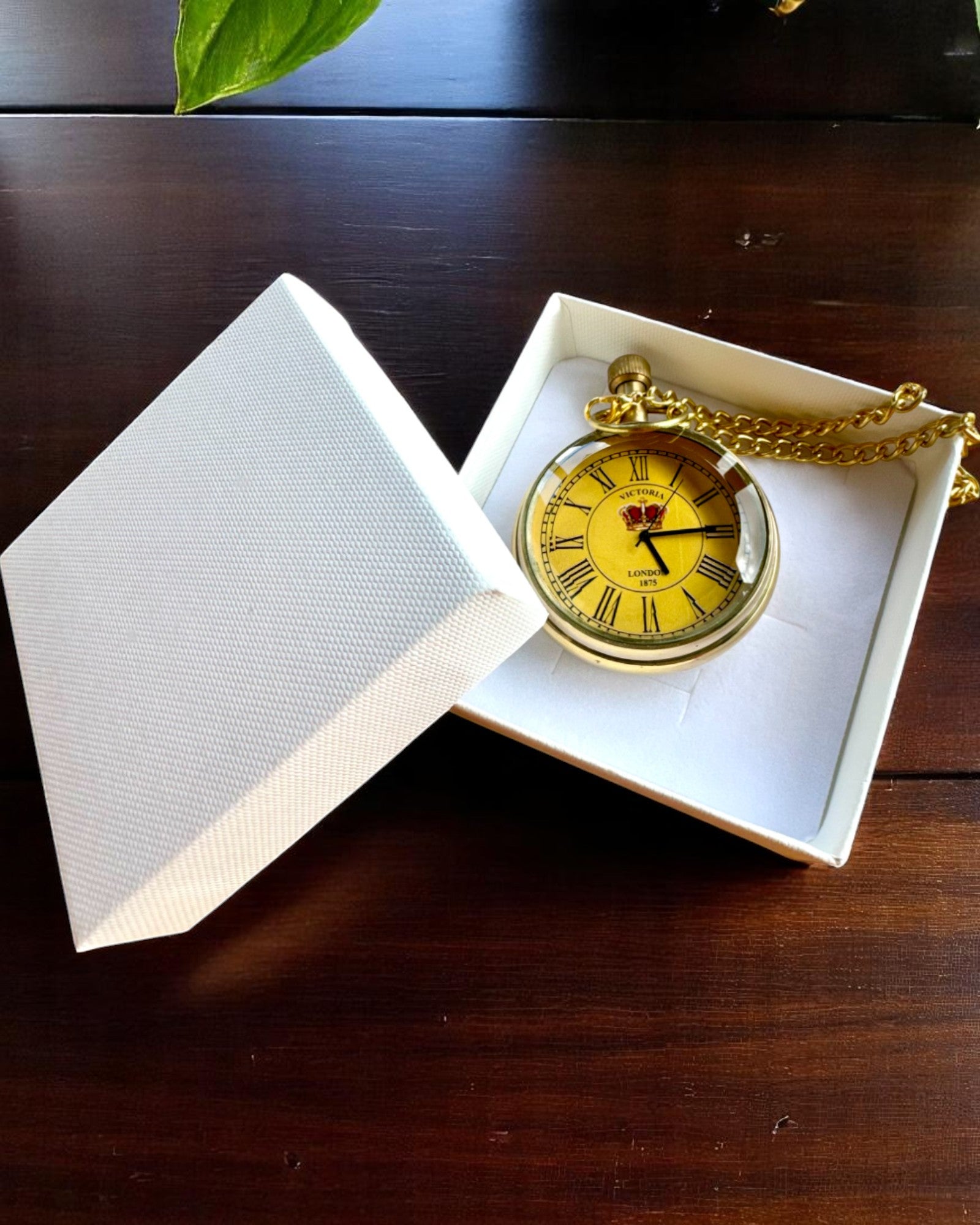 Τσέπης Ρολόι "Victoria Crown" – Ορειχάλκινο, Χειροποίητο στην Ινδία, 5 εκ. πλάτος, ιαπωνικός μηχανισμός, δυνατότητα εξατομίκευσης με χάραξη για δώρο