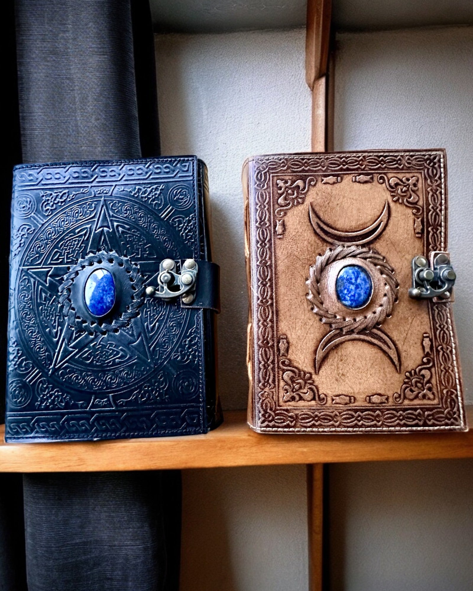 Premium Dziennik, Antyczny wzór, Notatnik Skórzany "Magiczna Kronika"200 stron, 2 warianty do wyboru, personalizacja grawerem
