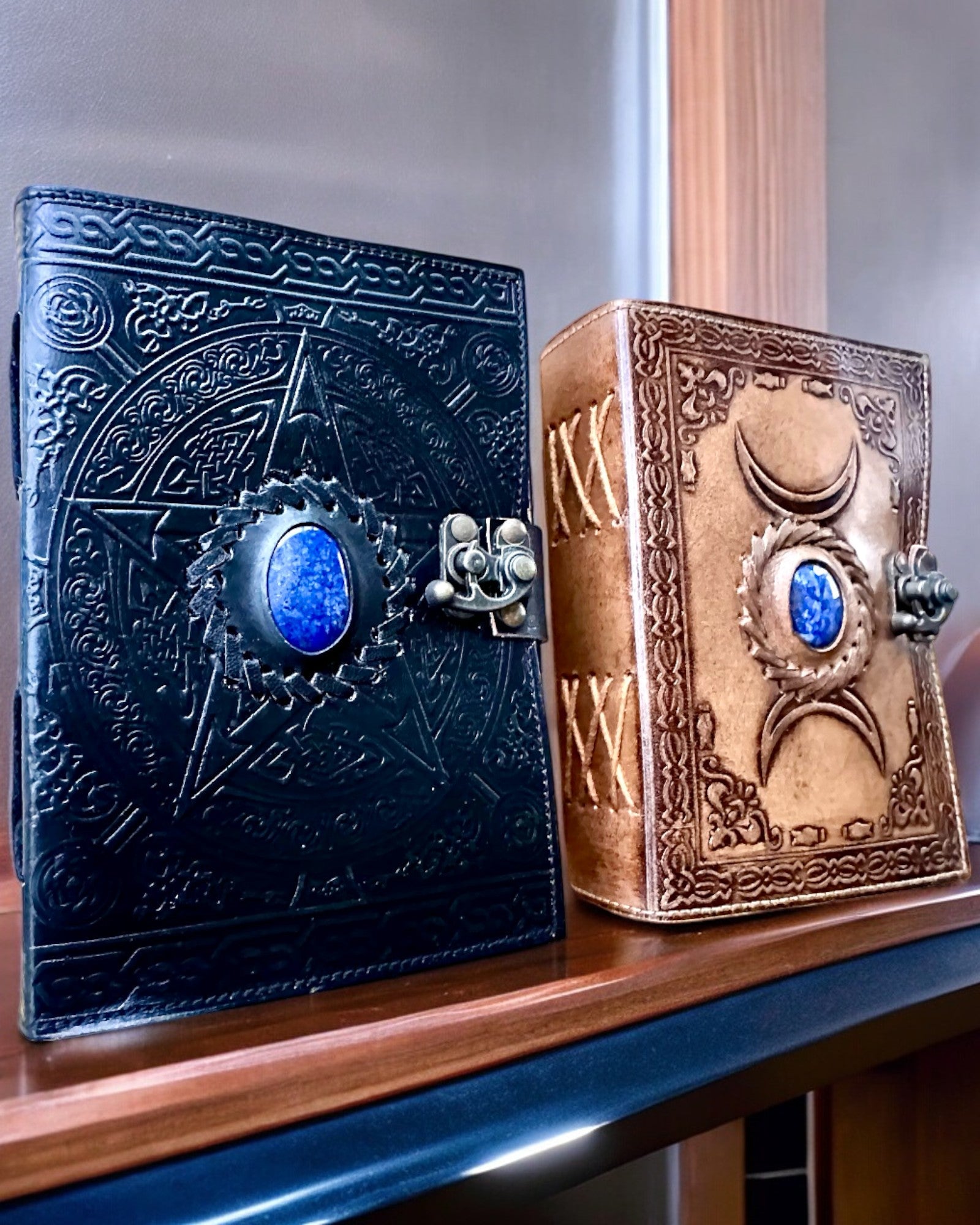 Premium Dziennik, Antyczny wzór, Notatnik Skórzany "Magiczna Kronika"200 stron, 2 warianty do wyboru, personalizacja grawerem
