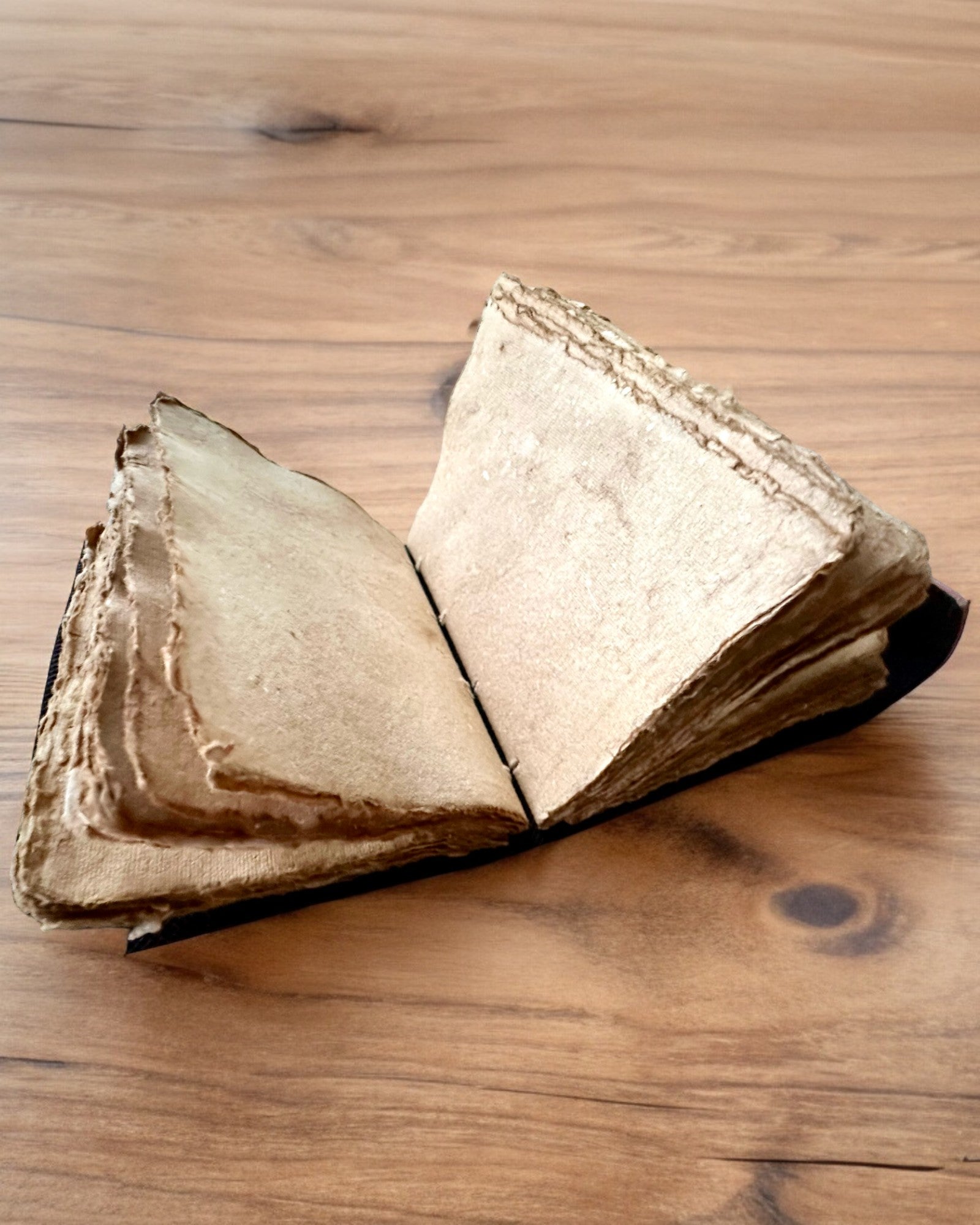 Premium Ημερολόγιο, Αρχαίο σχέδιο, Δερμάτινο Σημειωματάριο "Μαγικό Χρονικό" 200 σελίδες, 2 επιλογές διαθέσιμες, εξατομίκευση με χάραξη