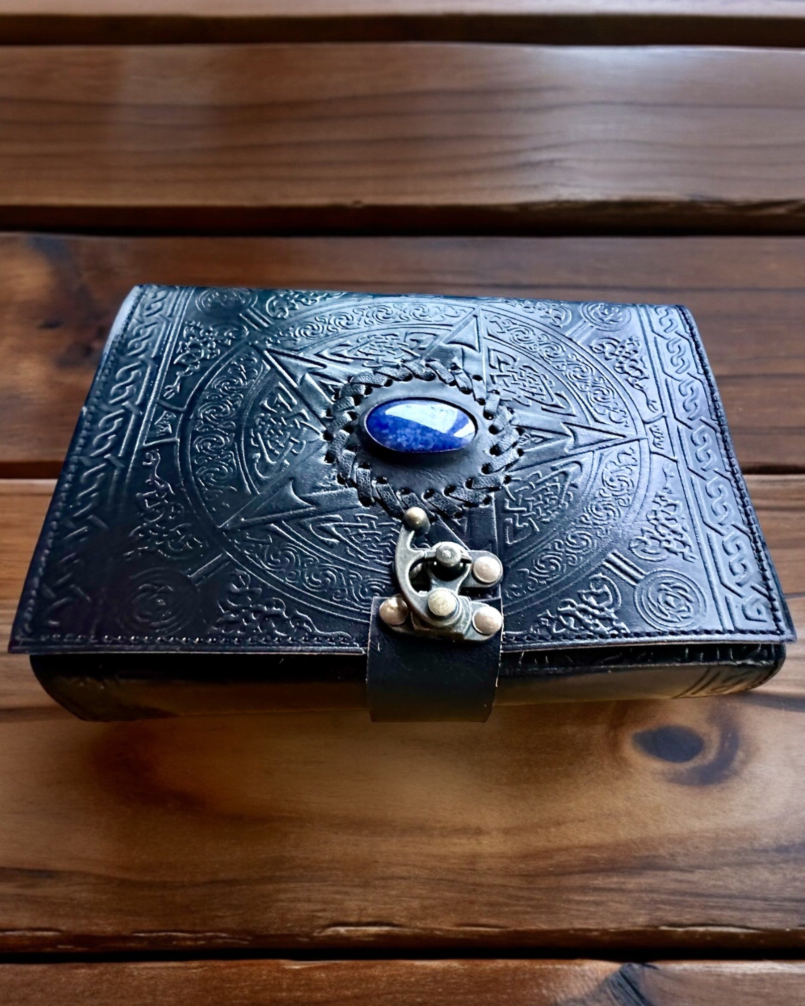 Premium Ημερολόγιο, Αρχαίο σχέδιο, Δερμάτινο Σημειωματάριο "Μαγικό Χρονικό" 200 σελίδες, 2 επιλογές διαθέσιμες, εξατομίκευση με χάραξη