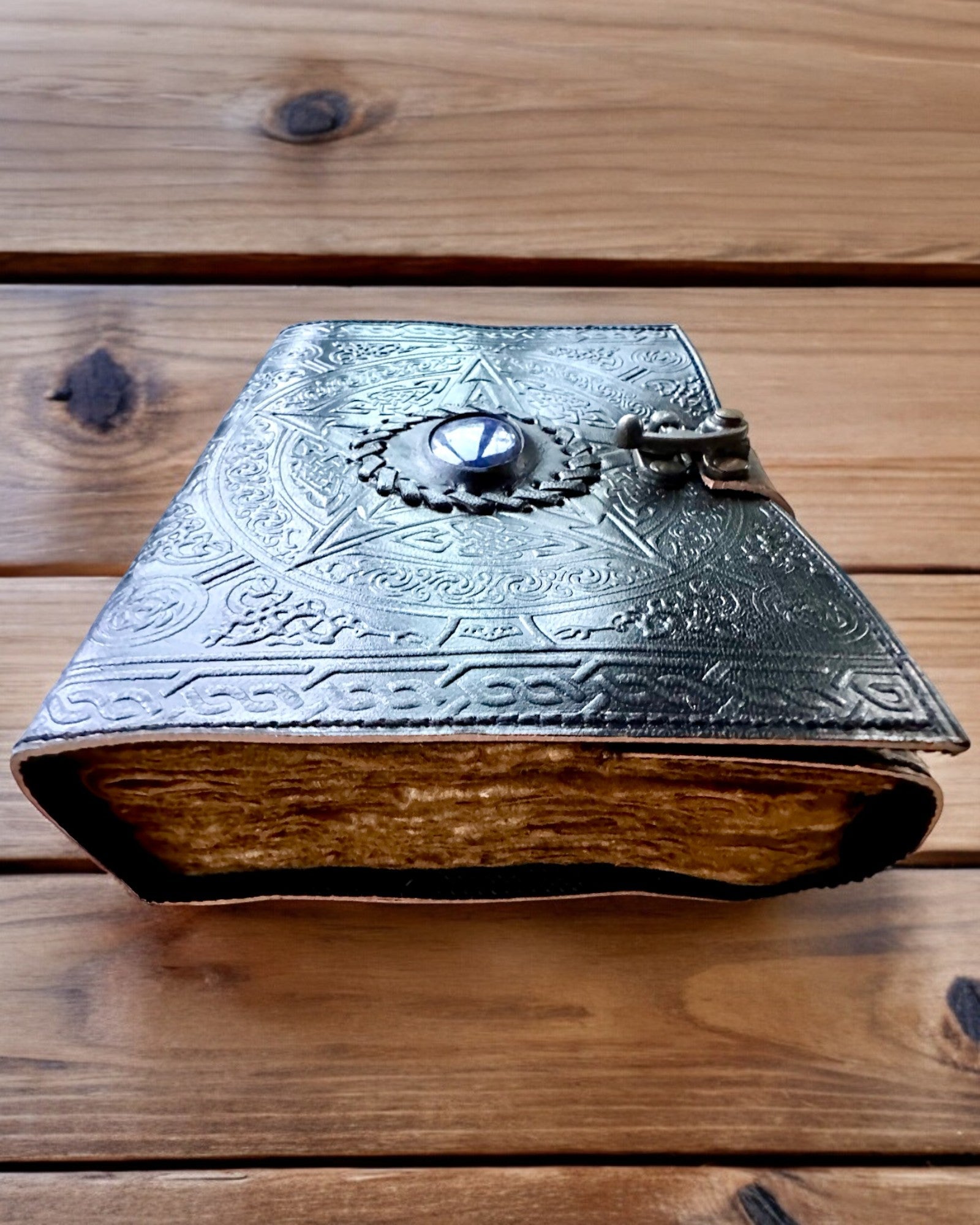 Premium Ημερολόγιο, Αρχαίο σχέδιο, Δερμάτινο Σημειωματάριο "Μαγικό Χρονικό" 200 σελίδες, 2 επιλογές διαθέσιμες, εξατομίκευση με χάραξη