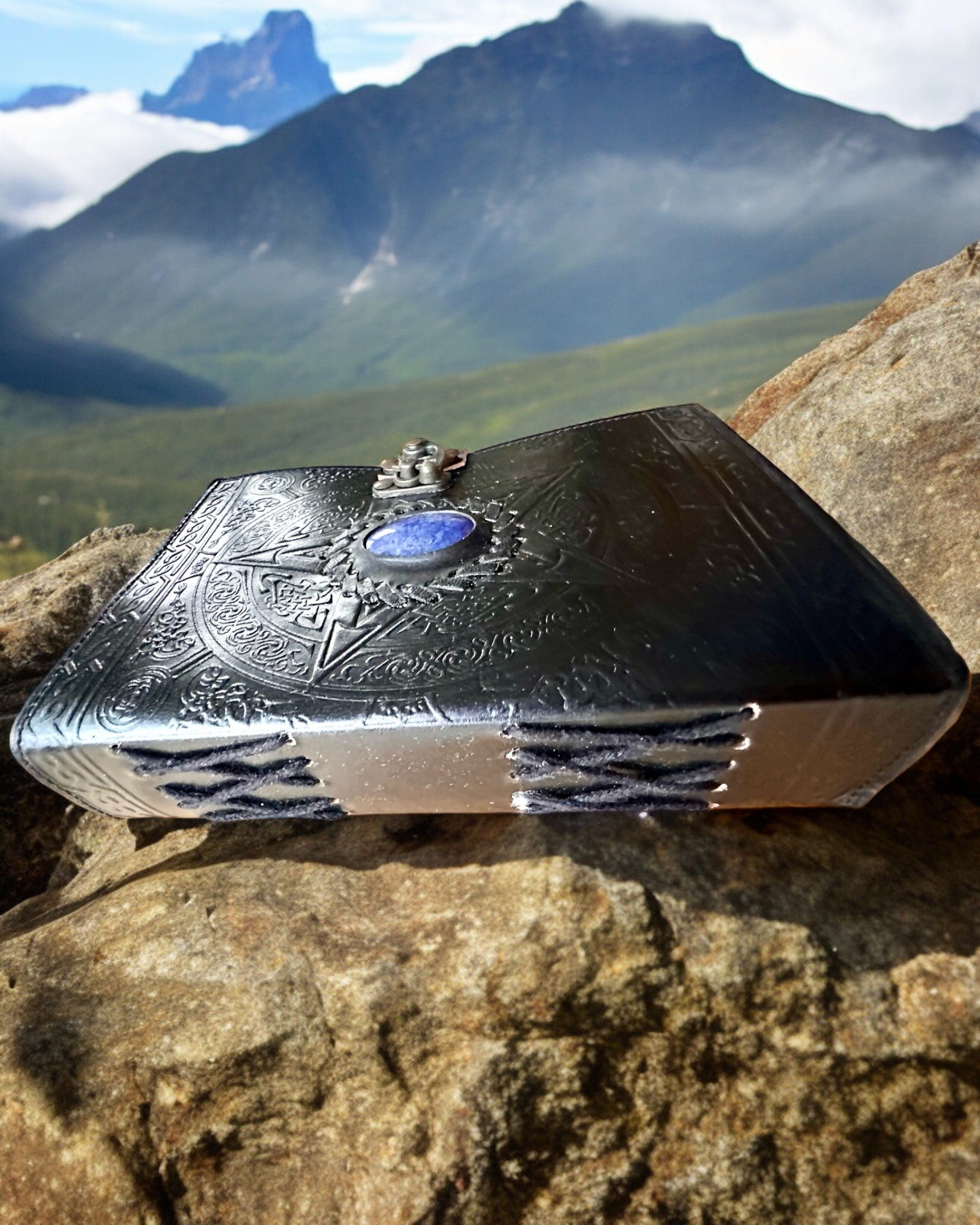 Premium Ημερολόγιο, Αρχαίο σχέδιο, Δερμάτινο Σημειωματάριο "Μαγικό Χρονικό" 200 σελίδες, 2 επιλογές διαθέσιμες, εξατομίκευση με χάραξη