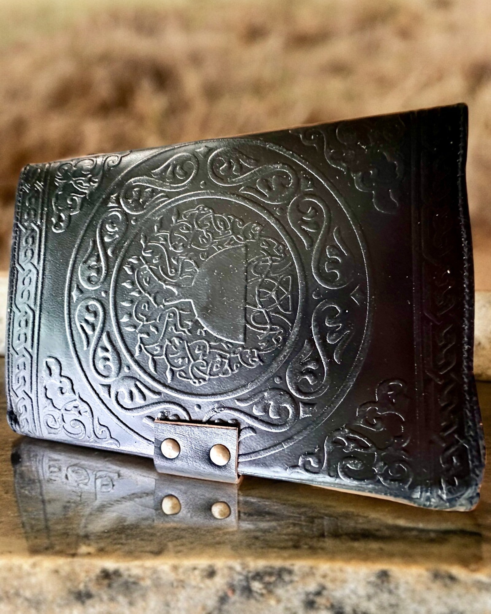 Premium Ημερολόγιο, Αρχαίο σχέδιο, Δερμάτινο Σημειωματάριο "Μαγικό Χρονικό" 200 σελίδες, 2 επιλογές διαθέσιμες, εξατομίκευση με χάραξη