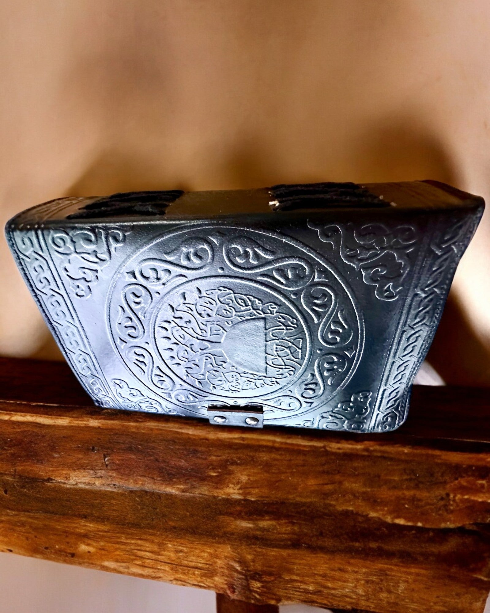 Premium Ημερολόγιο, Αρχαίο σχέδιο, Δερμάτινο Σημειωματάριο "Μαγικό Χρονικό" 200 σελίδες, 2 επιλογές διαθέσιμες, εξατομίκευση με χάραξη