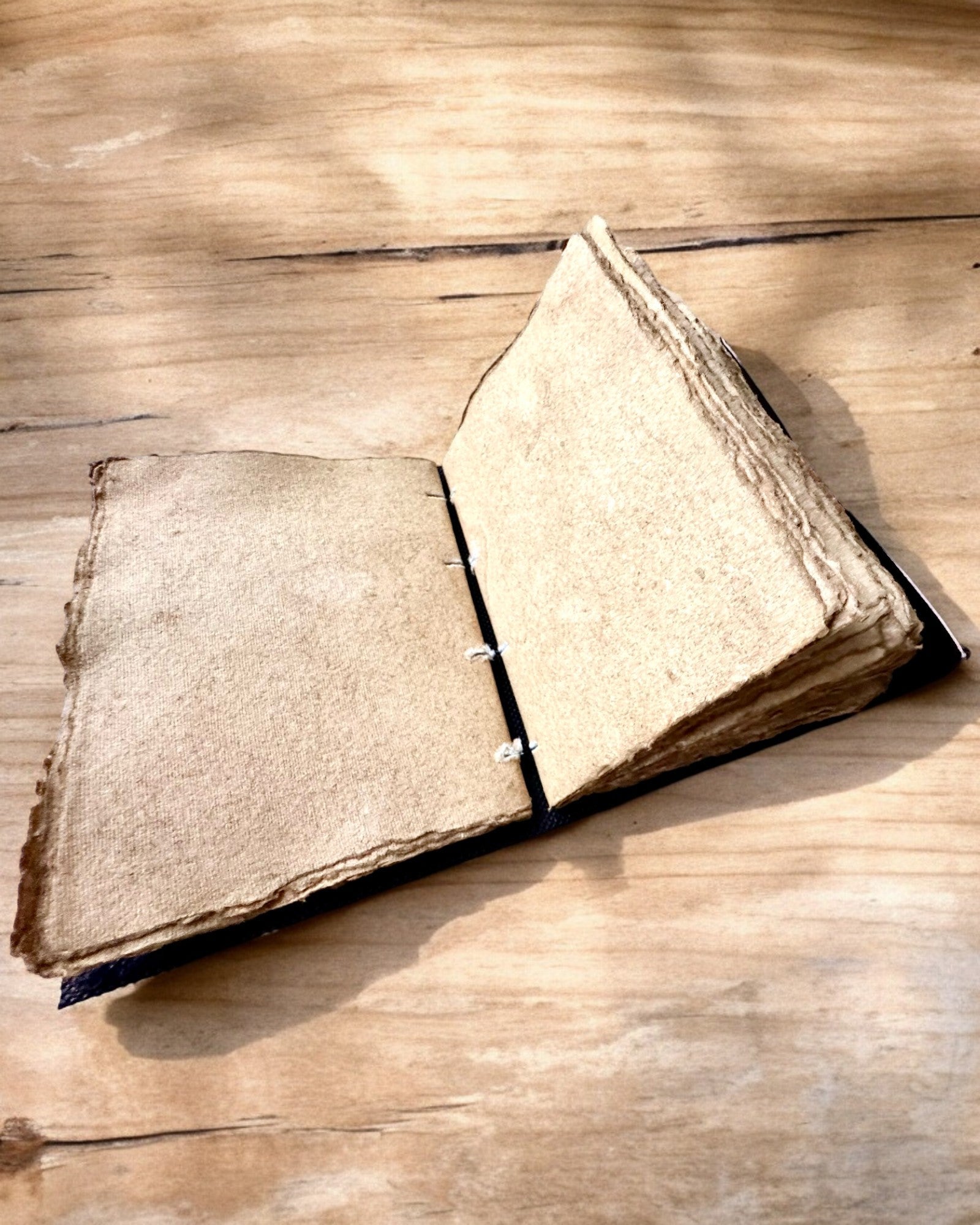 Premium Ημερολόγιο, Αρχαίο σχέδιο, Δερμάτινο Σημειωματάριο "Μαγικό Χρονικό" 200 σελίδες, 2 επιλογές διαθέσιμες, εξατομίκευση με χάραξη