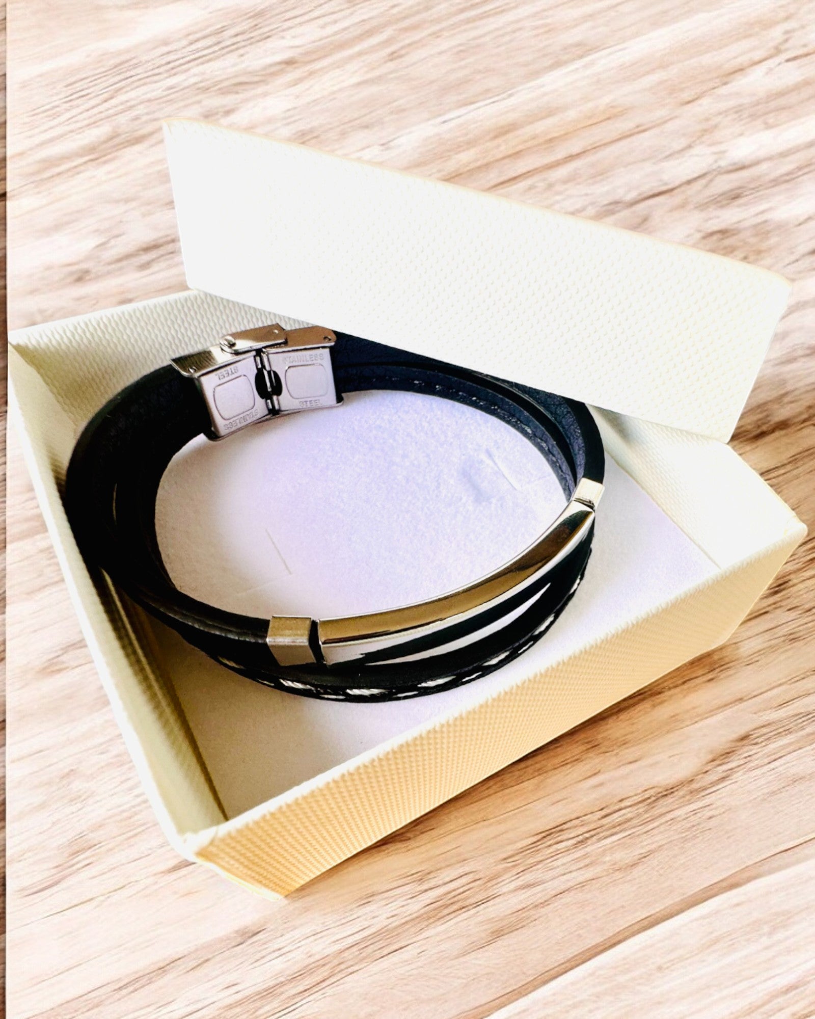 Αθλητικό Βραχιόλι από PU Δέρμα και Ανοξείδωτο Ατσάλι με Δυνατότητα Χάραξης – 3 Χρώματα