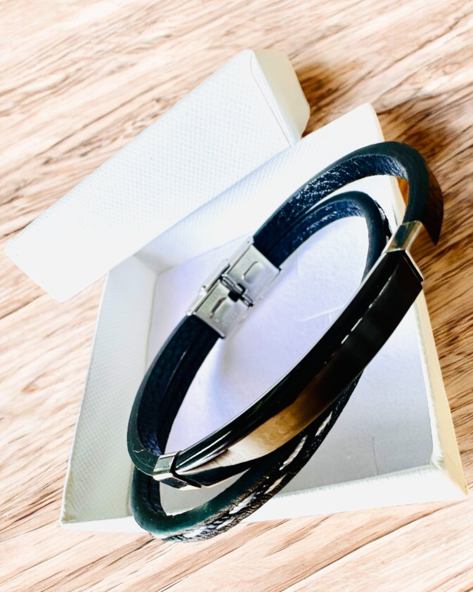 Αθλητικό Βραχιόλι από PU Δέρμα και Ανοξείδωτο Ατσάλι με Δυνατότητα Χάραξης – 3 Χρώματα