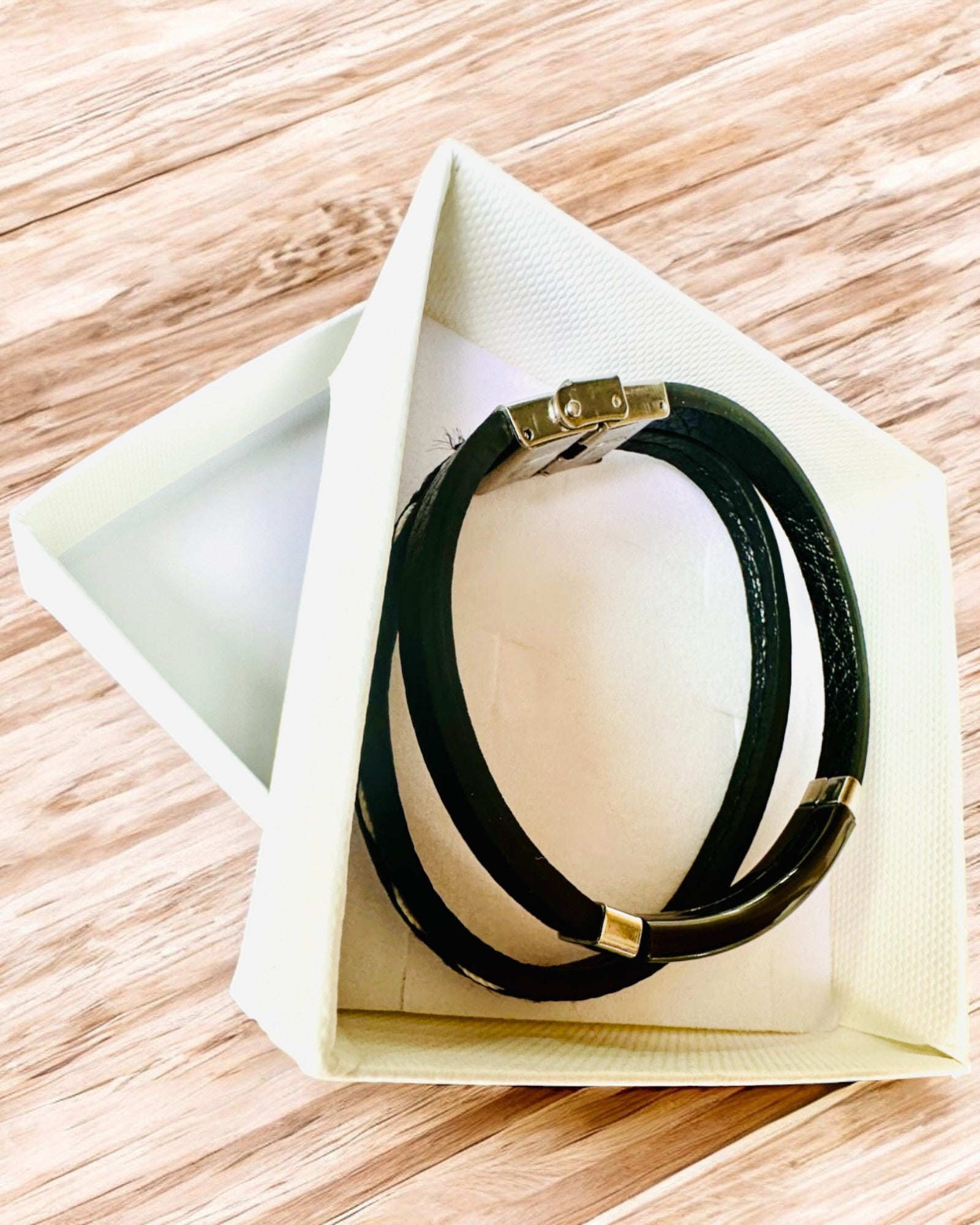 Αθλητικό Βραχιόλι από PU Δέρμα και Ανοξείδωτο Ατσάλι με Δυνατότητα Χάραξης – 3 Χρώματα