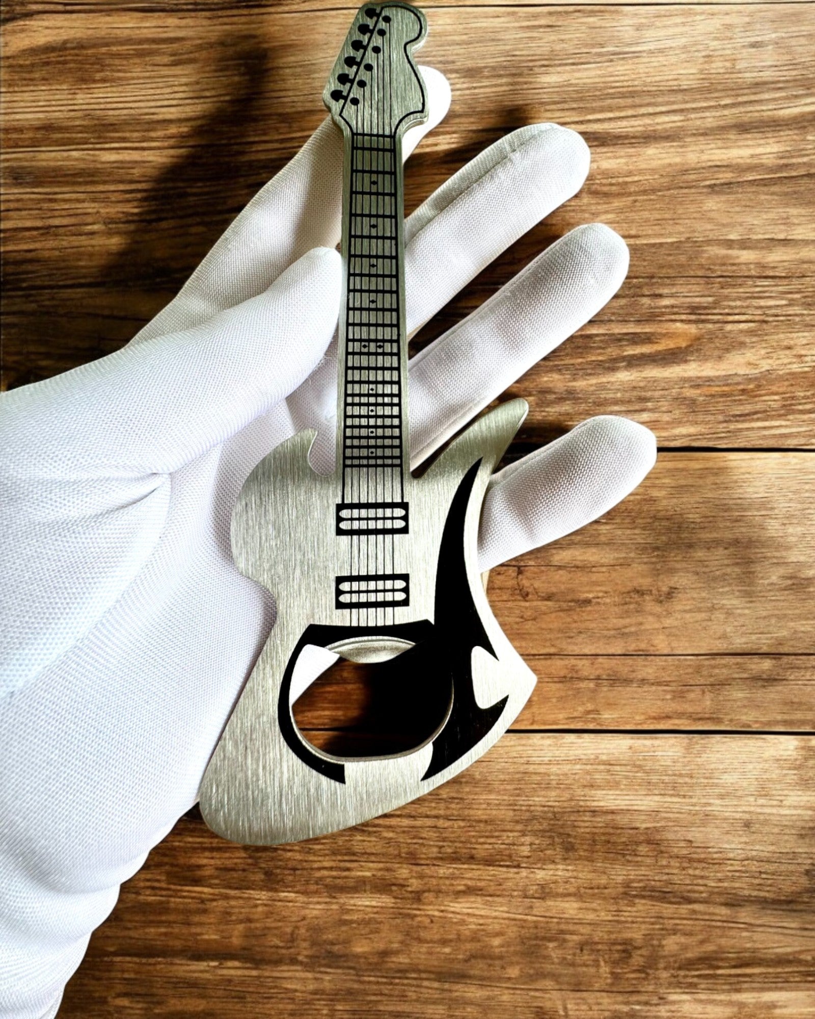 Ανοιχτήρι για μπουκάλια Κιθάρα Rock'n'Open, 2 παραλλαγές, εξατομίκευση με χάραξη για δώρο