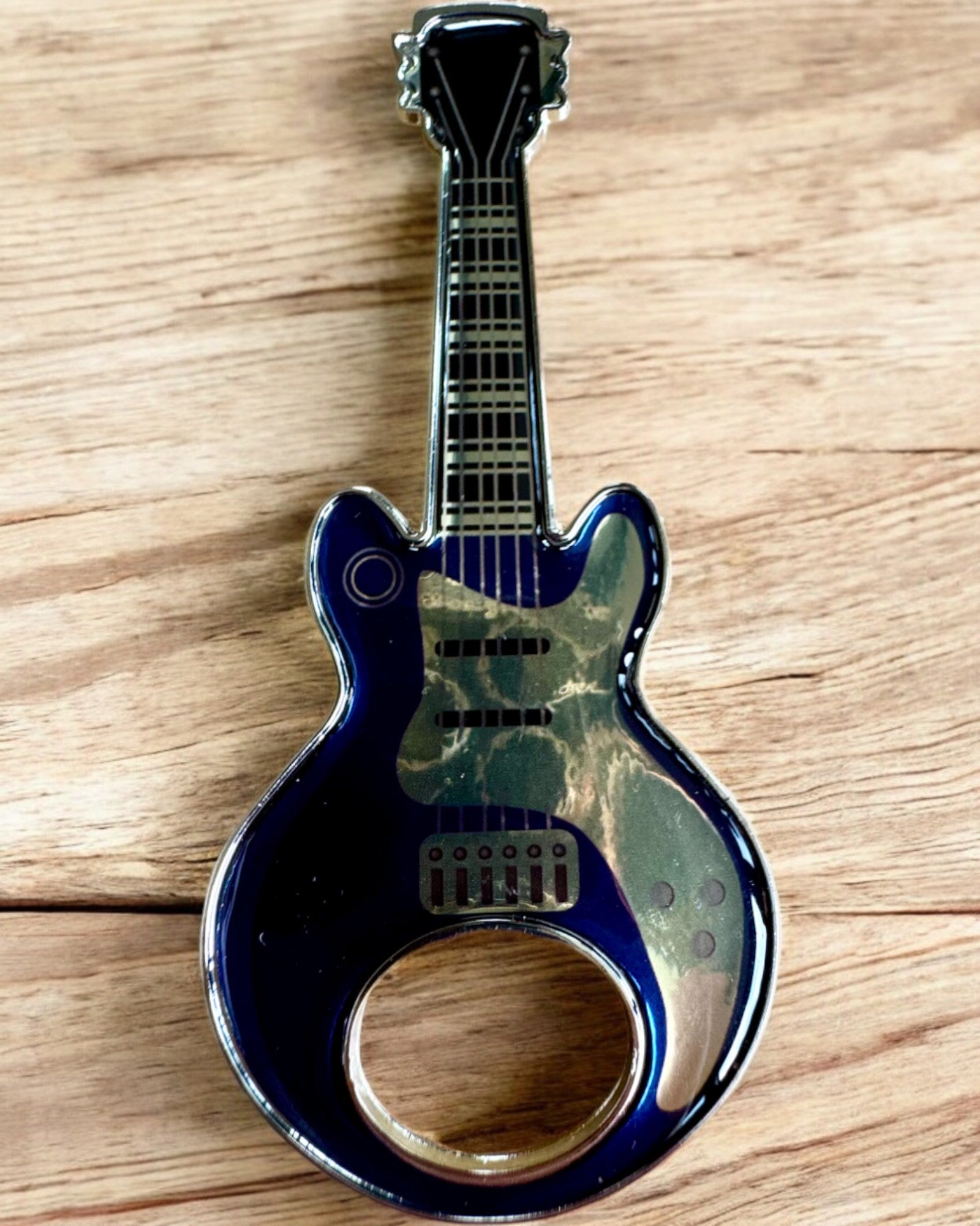 Ανοιχτήρι για μπουκάλια Κιθάρα Rock'n'Open, 2 παραλλαγές, εξατομίκευση με χάραξη για δώρο