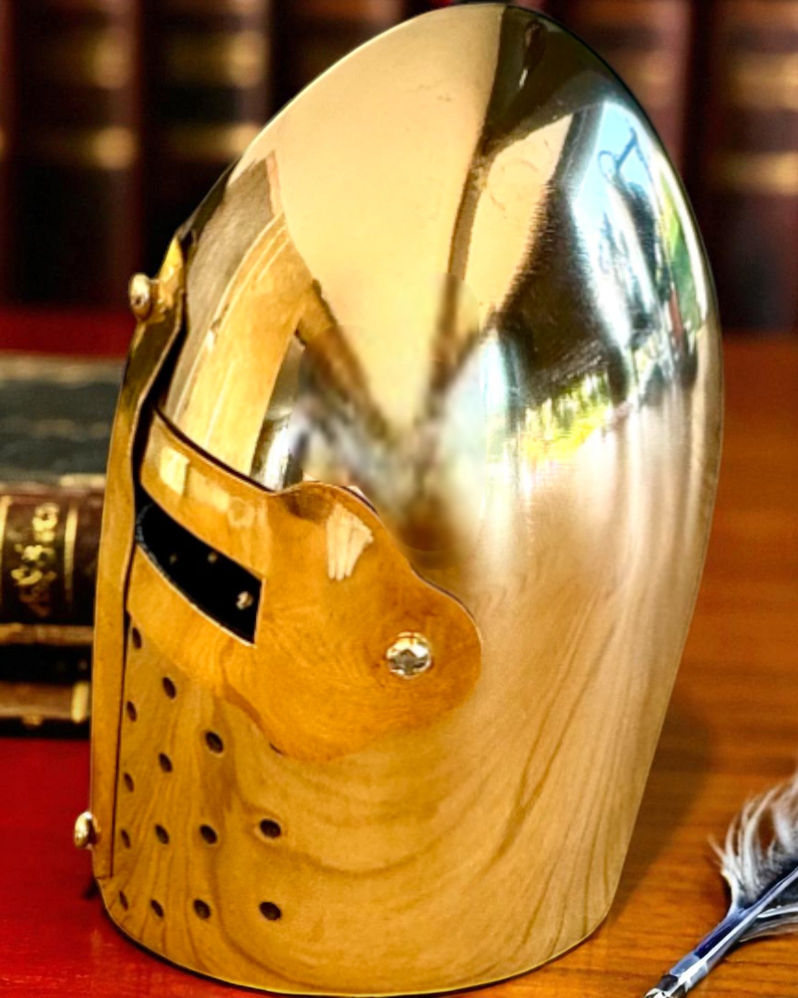 Μίνι Κράνος Ιππότη «Guardian» από ορείχαλκο – χειροποίητο, 12 cm, δυνατότητα εξατομίκευσης με χάραξη για δώρο