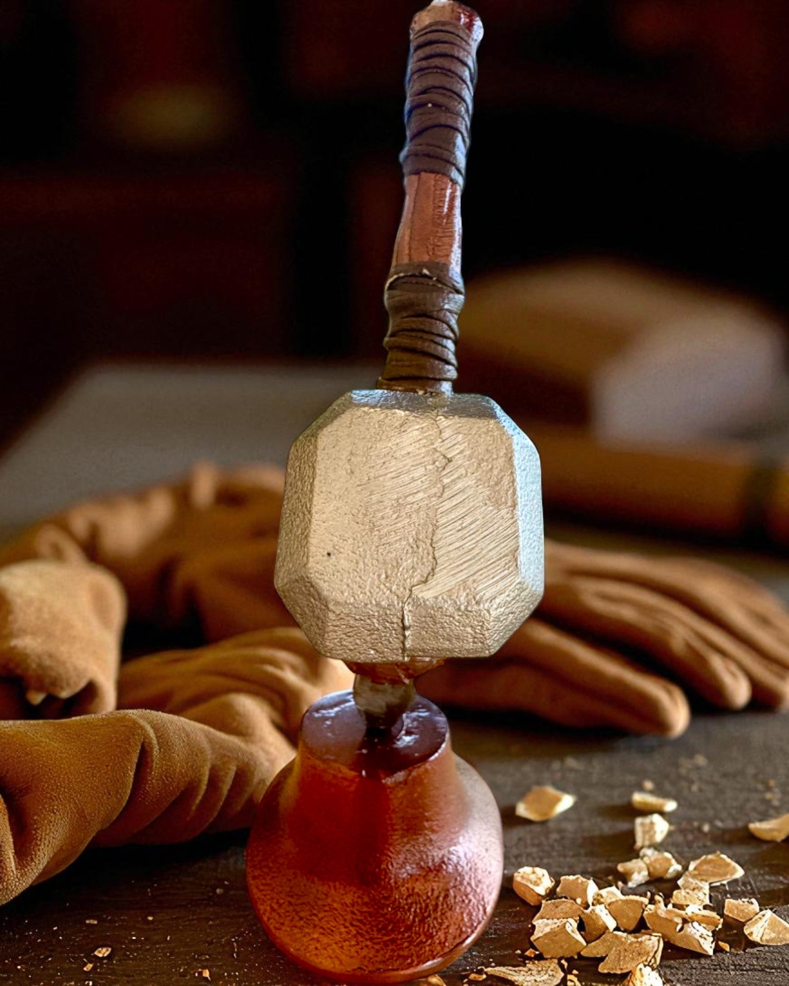 Storm Relic – διακοσμητικό σφυρί με βάση, 26 cm, χειροποίητο, δυνατότητα εξατομίκευσης με χάραξη για δώρο