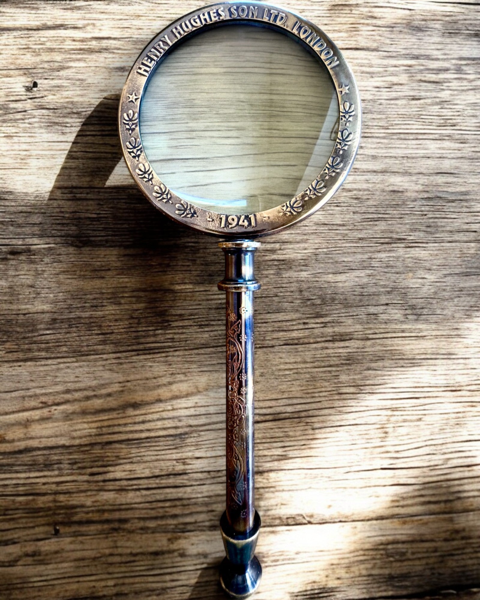 Ορειχάλκινος Μεγεθυντικός Φακός Navigator 1941 με Δερμάτινη Θήκη – Χειροποίητος, Premium, δυνατότητα εξατομίκευσης για δώρο