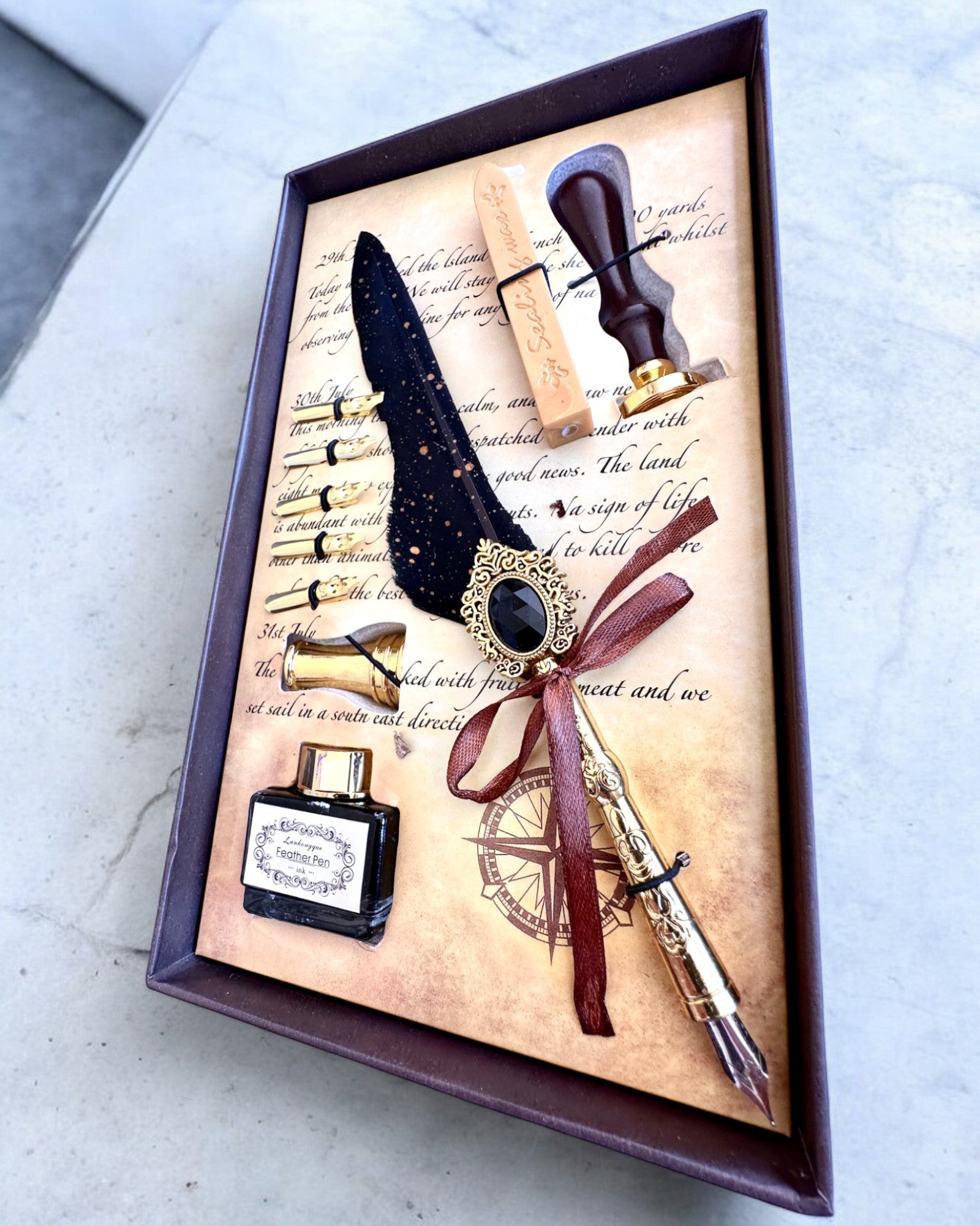 Σετ Καλλιγραφίας "Κομψότητα στην Πράξη" με Επιλογή Χαράγματος, για δώρο. 2 επιλογές χρωμάτων για να διαλέξετε