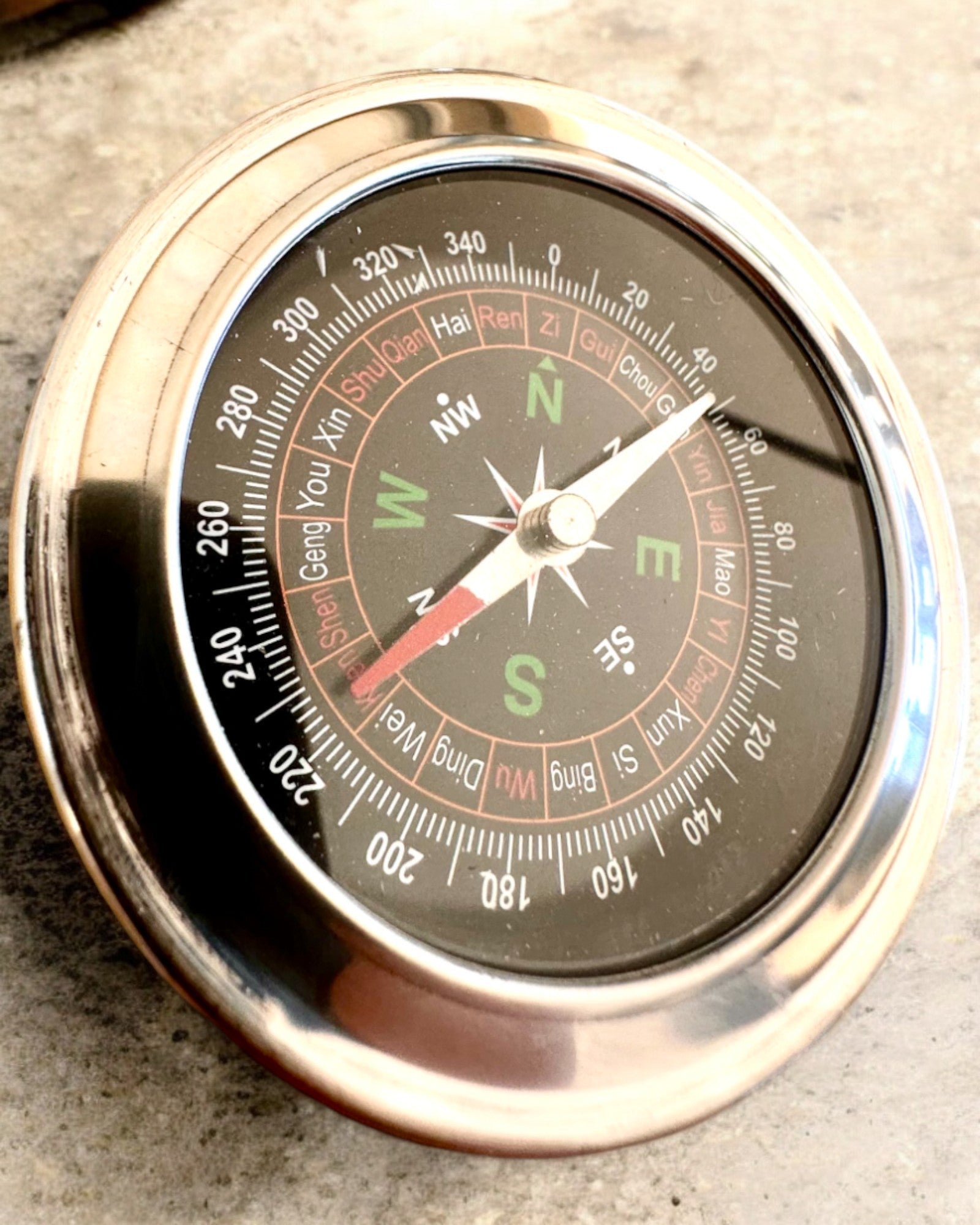 Κομπάς Feng Shui – Ατσάλινη Ακρίβεια, εξατομίκευση με χάραξη για δώρο