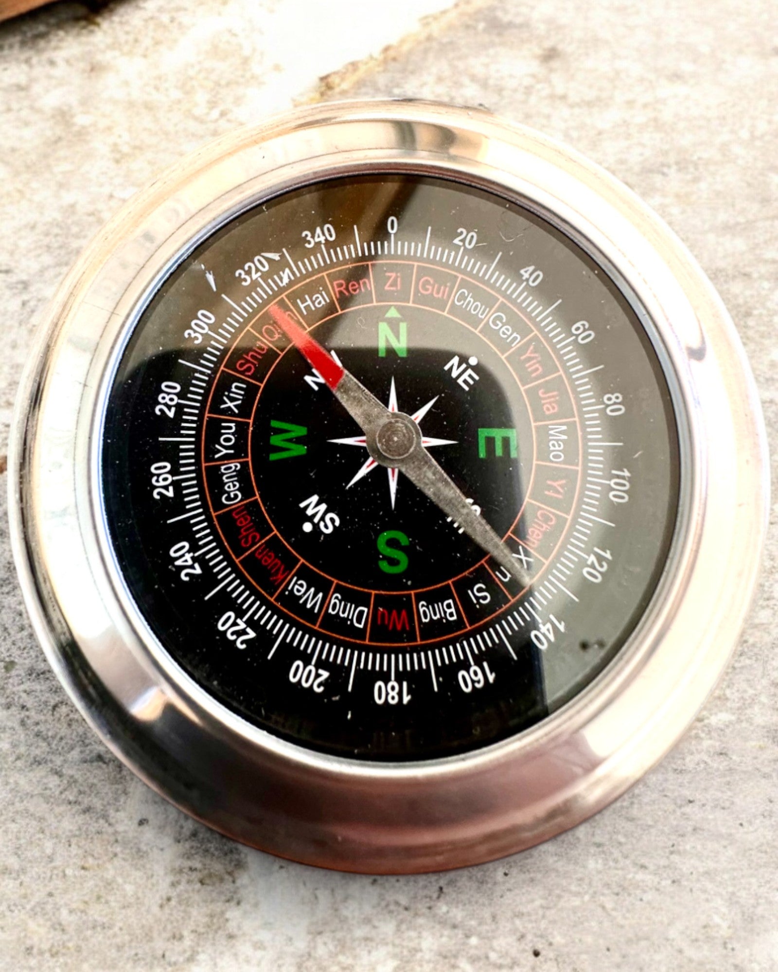 Κομπάς Feng Shui – Ατσάλινη Ακρίβεια, εξατομίκευση με χάραξη για δώρο