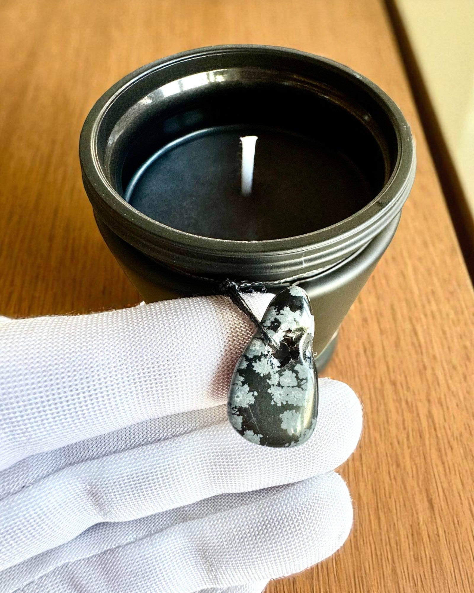 Σόγινο κερί πρόθεσης Οψιδιανός – αυτοπεποίθηση και εσωτερική δύναμη, 250 ml, δυνατότητα εξατομίκευσης για δώρο