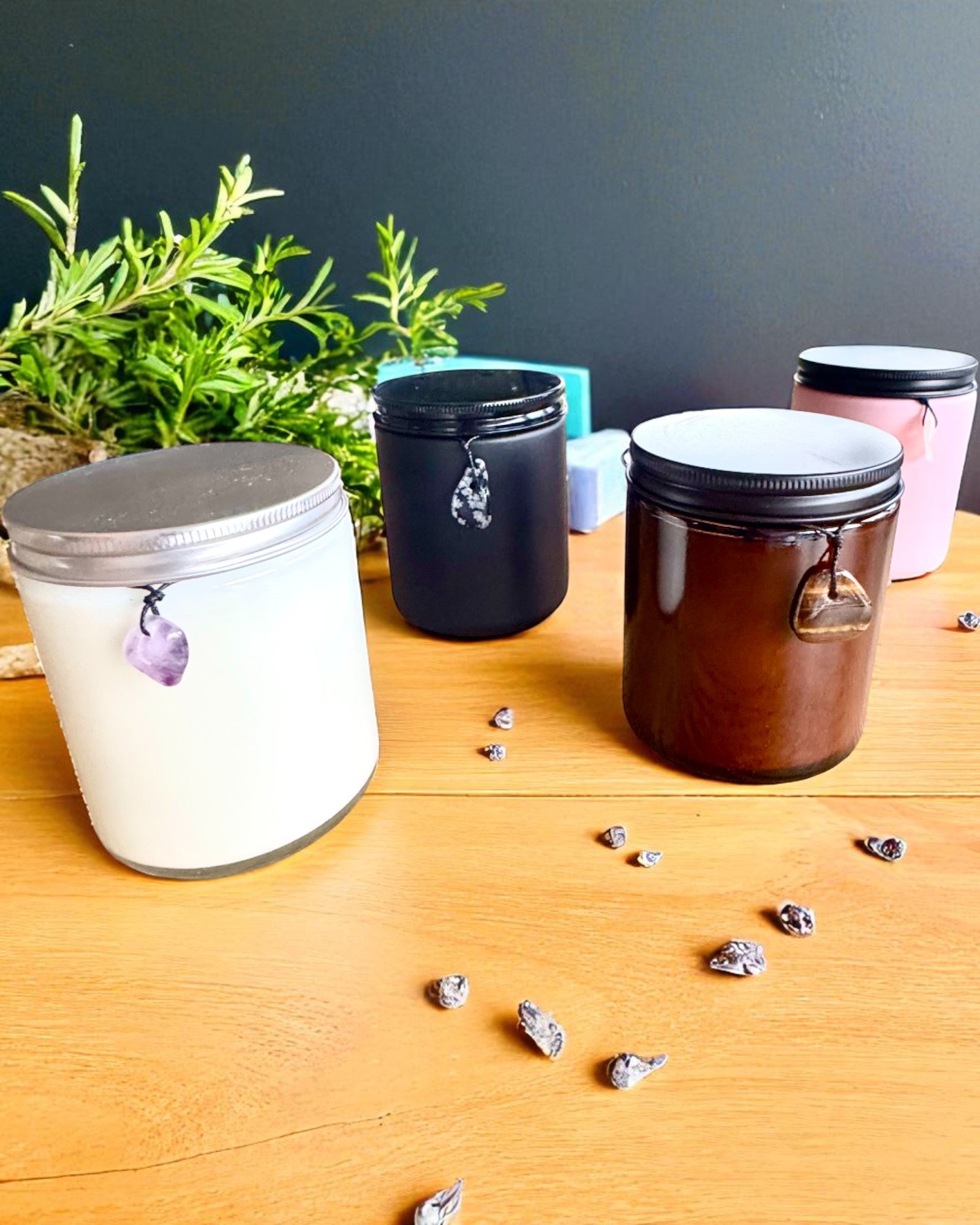 Świeca sojowa intencyjna Ametyst – spokój, harmonia i oczyszczenie, 250 ml, możliwość personalizacji na prezent