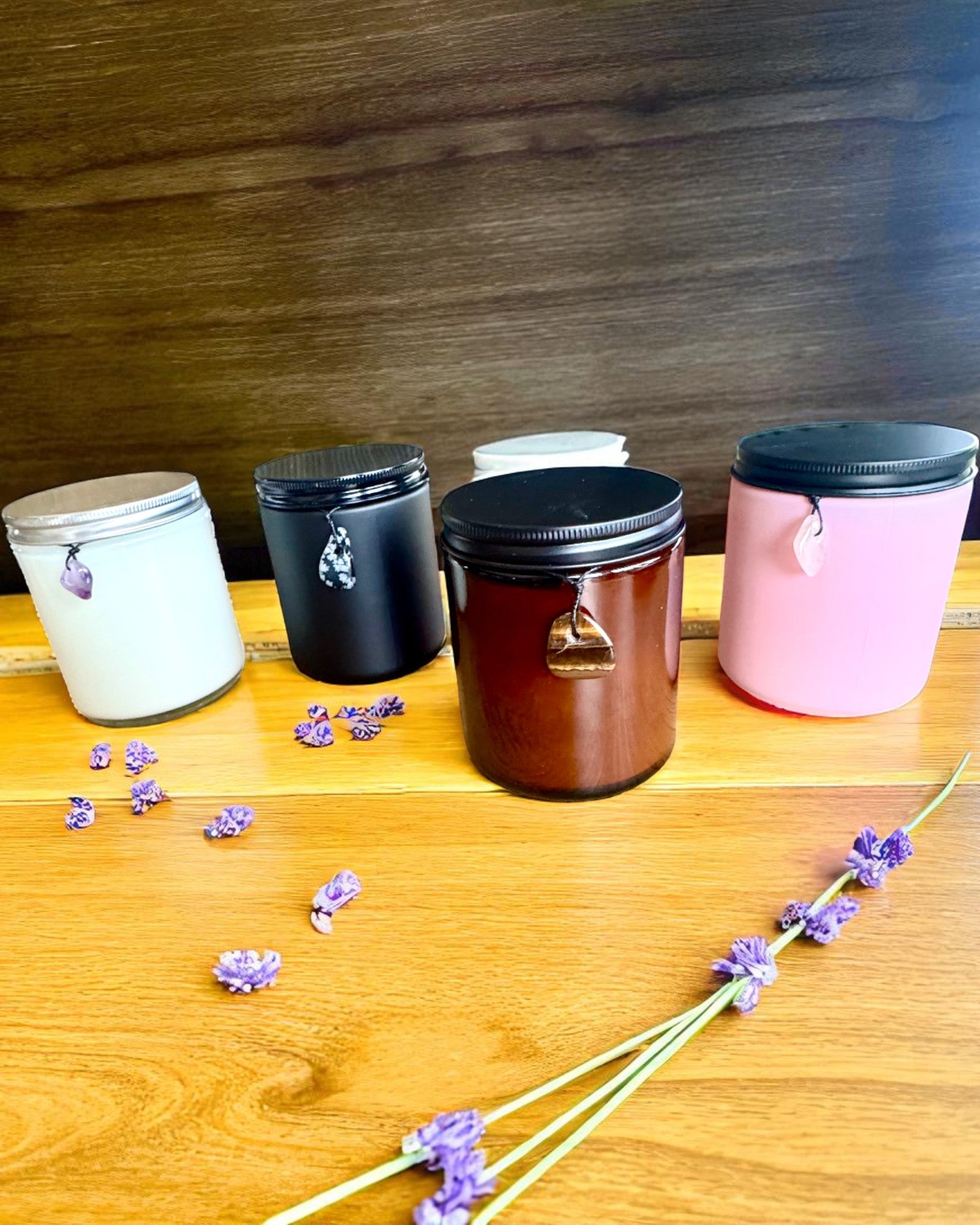Świeca sojowa intencyjna Ametyst – spokój, harmonia i oczyszczenie, 250 ml, możliwość personalizacji na prezent