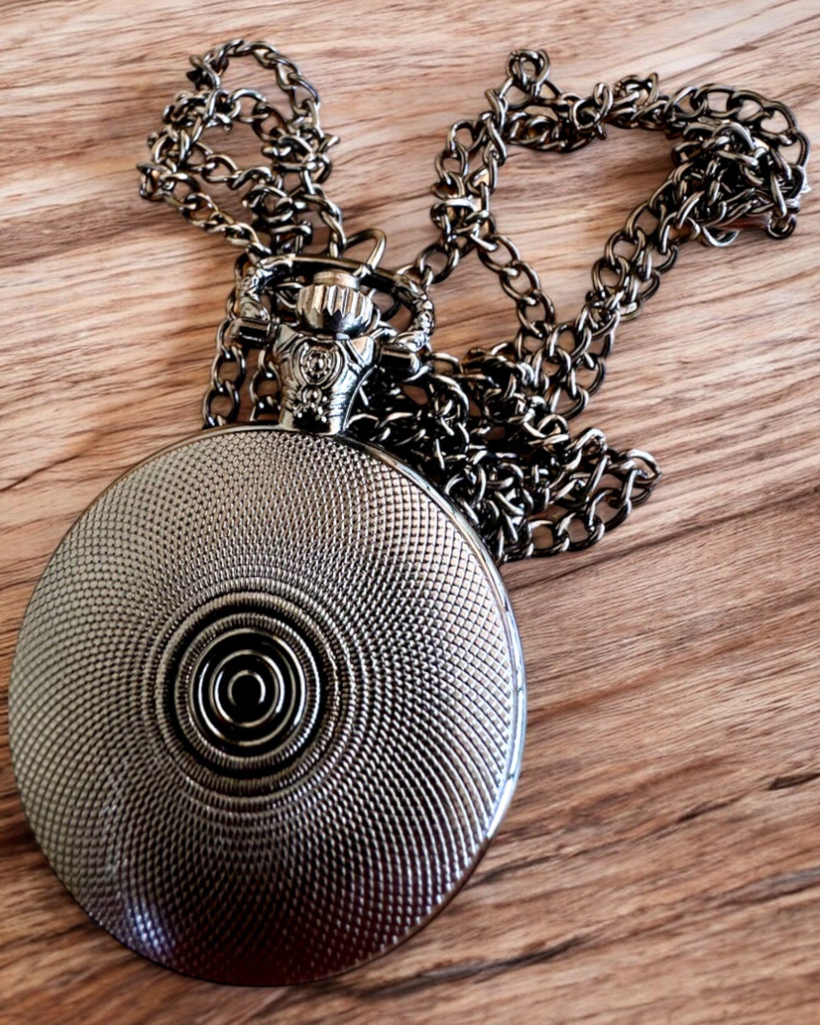 Τσέπης Ρολόι Lunar Wolf – Ρολόι Σεληνιακού Λύκου, δυνατότητα εξατομίκευσης με χάραξη για δώρο