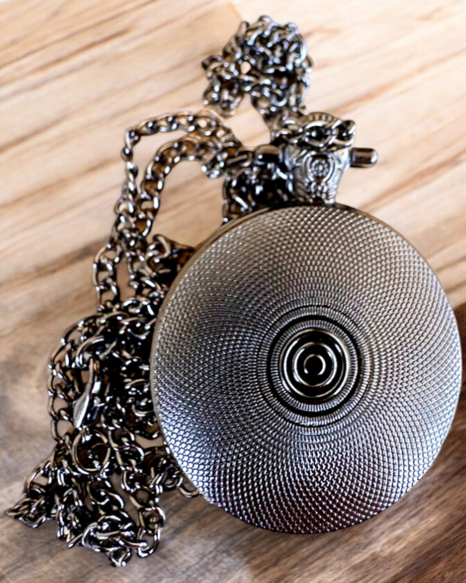 Zegarek Kieszonkowy Róża Nocy, możliwość personalizowania grawerem na prezent