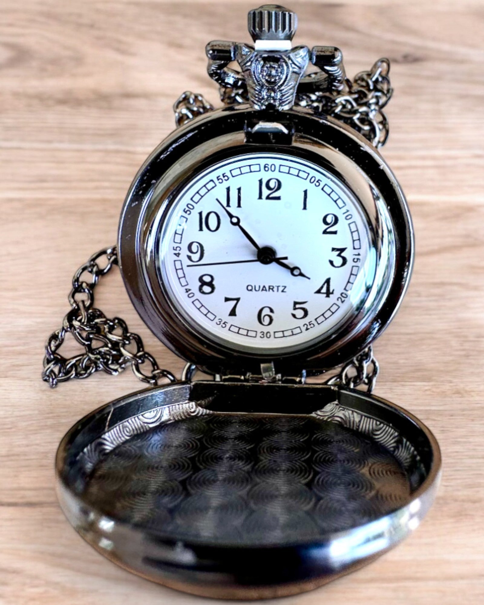 Τσέπης Ρολόι Lunar Wolf – Ρολόι Σεληνιακού Λύκου, δυνατότητα εξατομίκευσης με χάραξη για δώρο