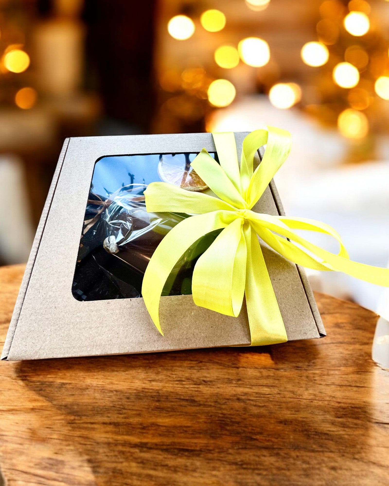 Εντατικό κερί σόγιας 250 ml με φυσική πέτρα – επιλέξτε την ενέργειά σας: Κιτρίνη ή Γρανάτης, εξατομίκευση με χάραξη για δώρο