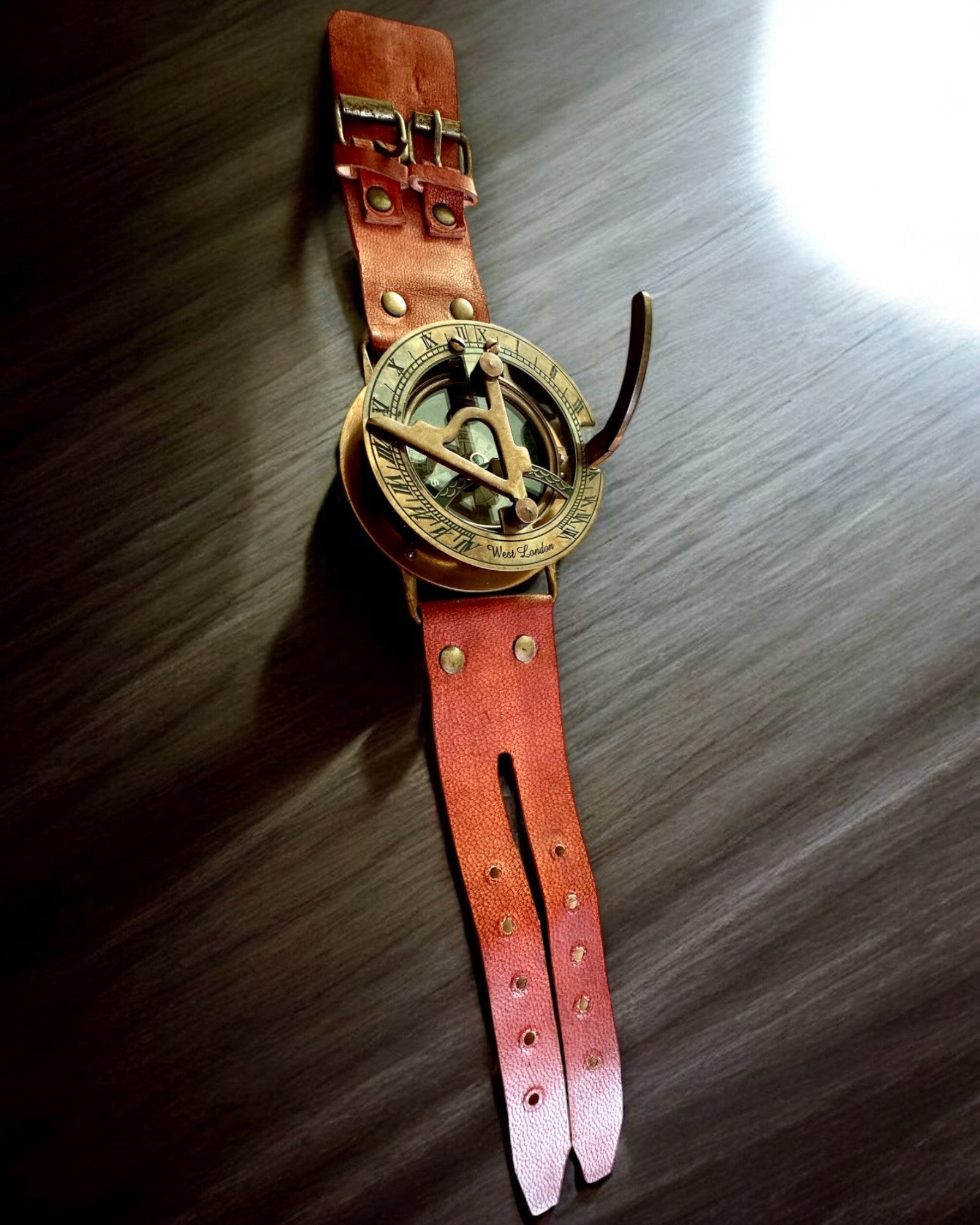 Ηλιακό Ρολόι "Αρχαία Πυξίδα", ρολόι χειρός με πυξίδα, δυνατότητα εξατομίκευσης με χάραξη