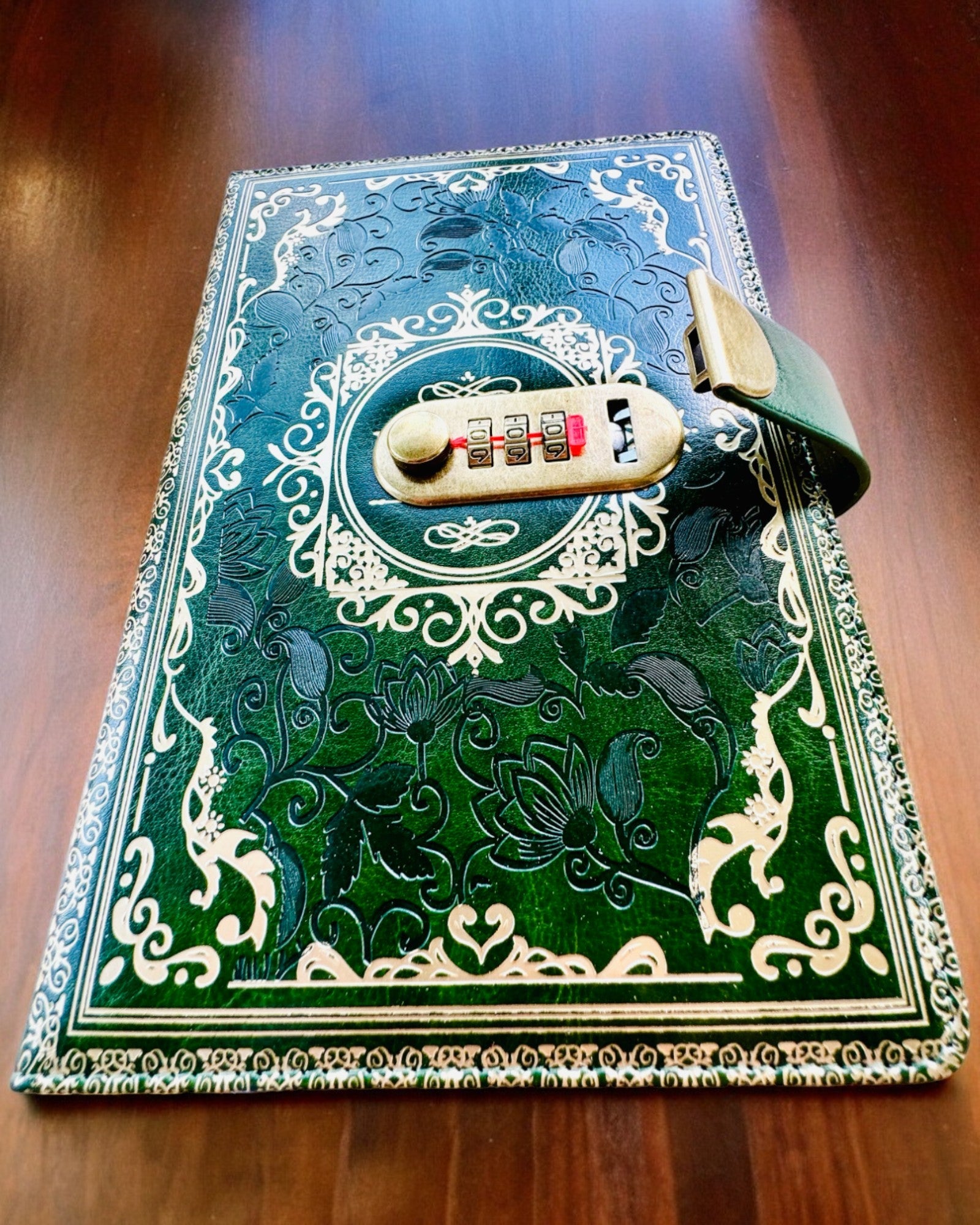 Αποκλειστικό Δερμάτινο Σημειωματάριο "Sekretnik" A5 με Κλειδαριά Συνδυασμού - εξατομίκευση με χάραξη