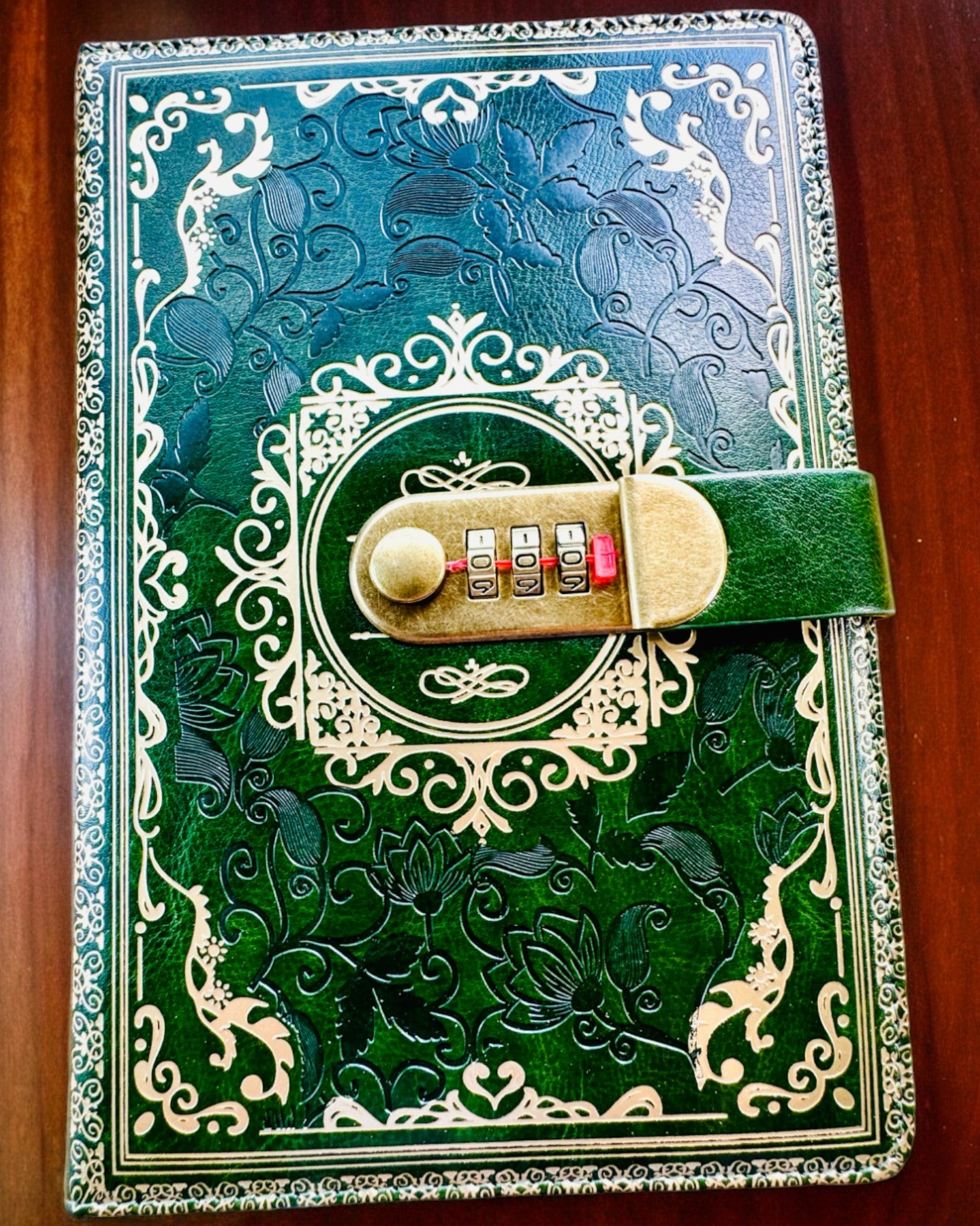 Αποκλειστικό Δερμάτινο Σημειωματάριο "Sekretnik" A5 με Κλειδαριά Συνδυασμού - εξατομίκευση με χάραξη