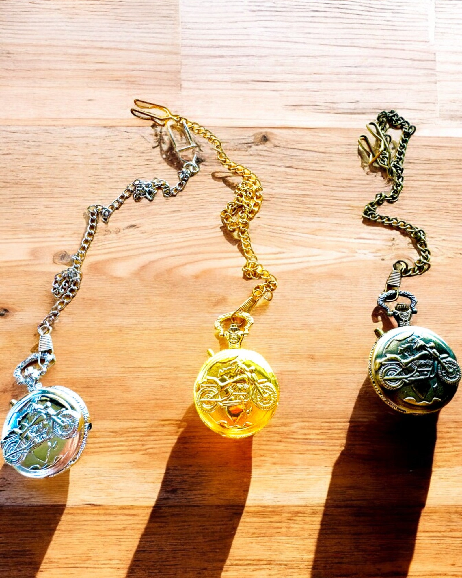 Ρολόι Τσέπης "Motocyklowy Elegancik 2" – Χάραξη για δώρο, 3 χρωματικές παραλλαγές