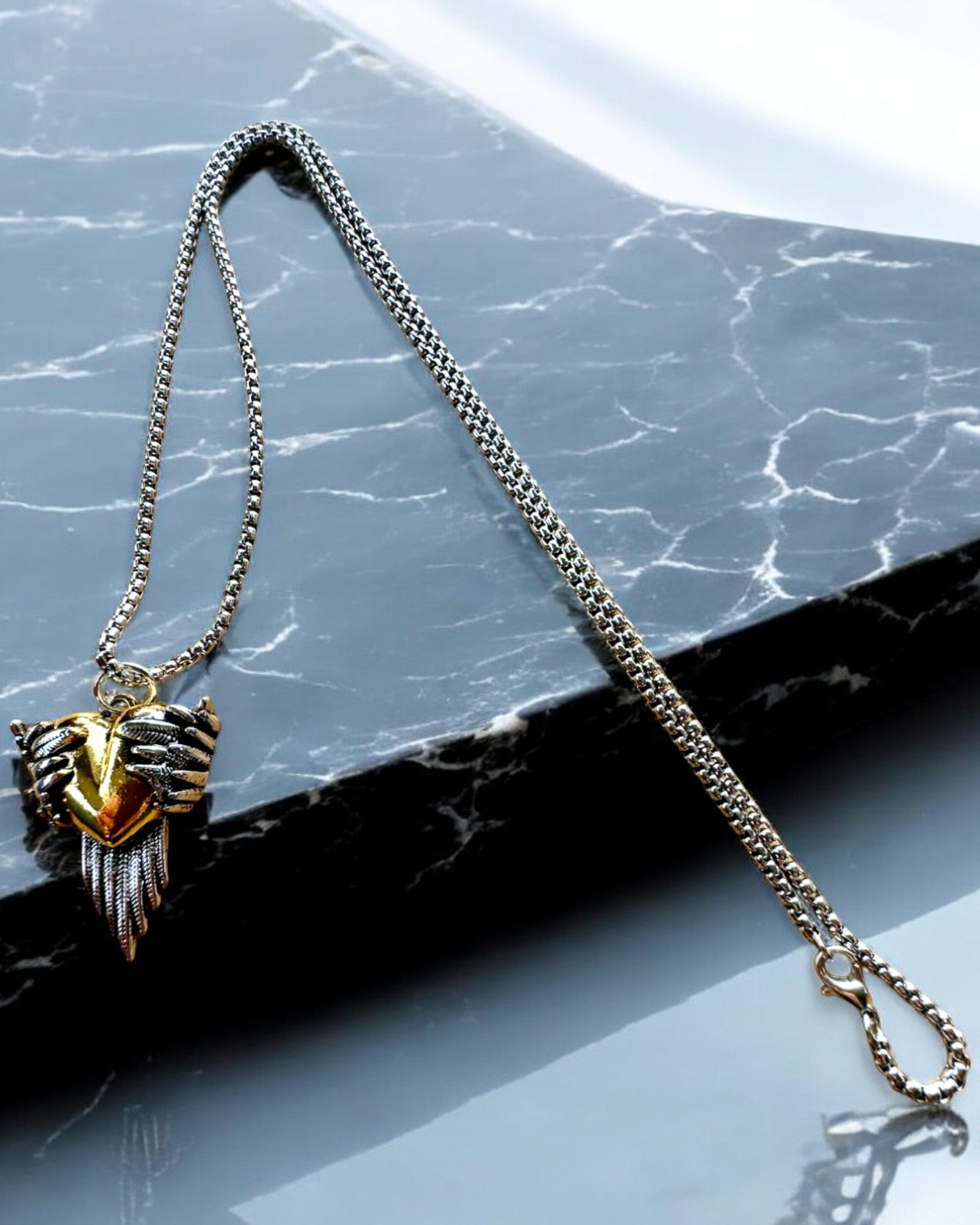 Amulet Sercostrzelec Mroczne Skrzydła Miłości, możliwość personalizacji grawerem na prezent