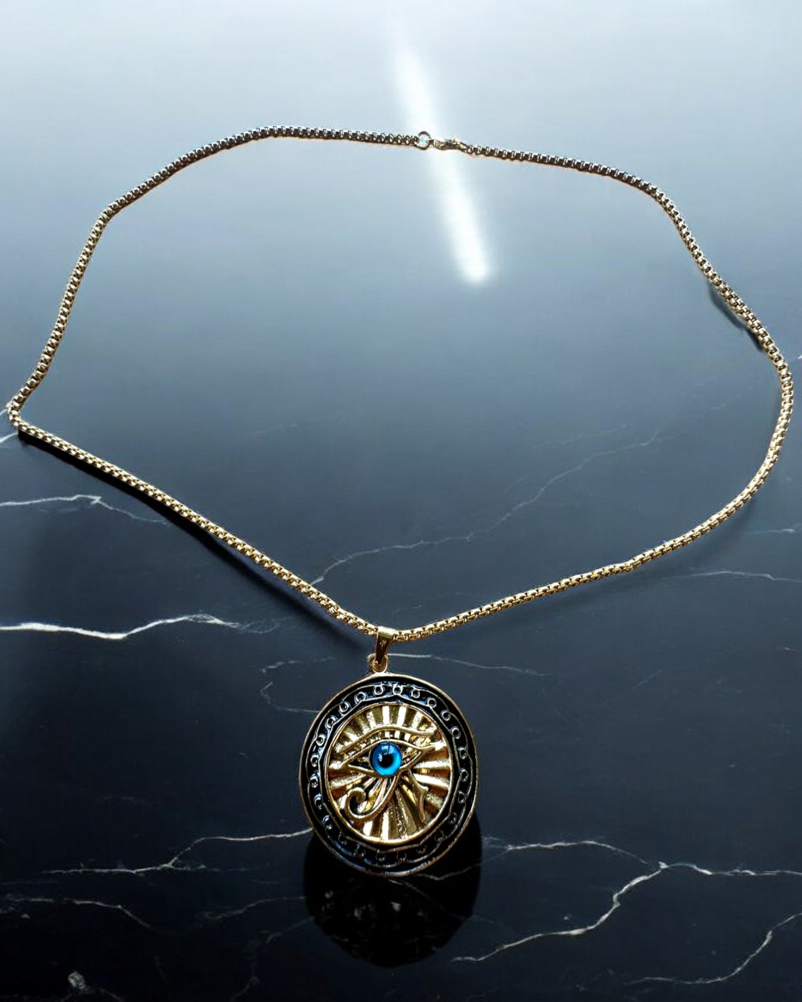 Φυλαχτό "Oko Horusa" - Κομψότητα και Προστασία, δυνατότητα εξατομίκευσης με χάραξη για δώρο