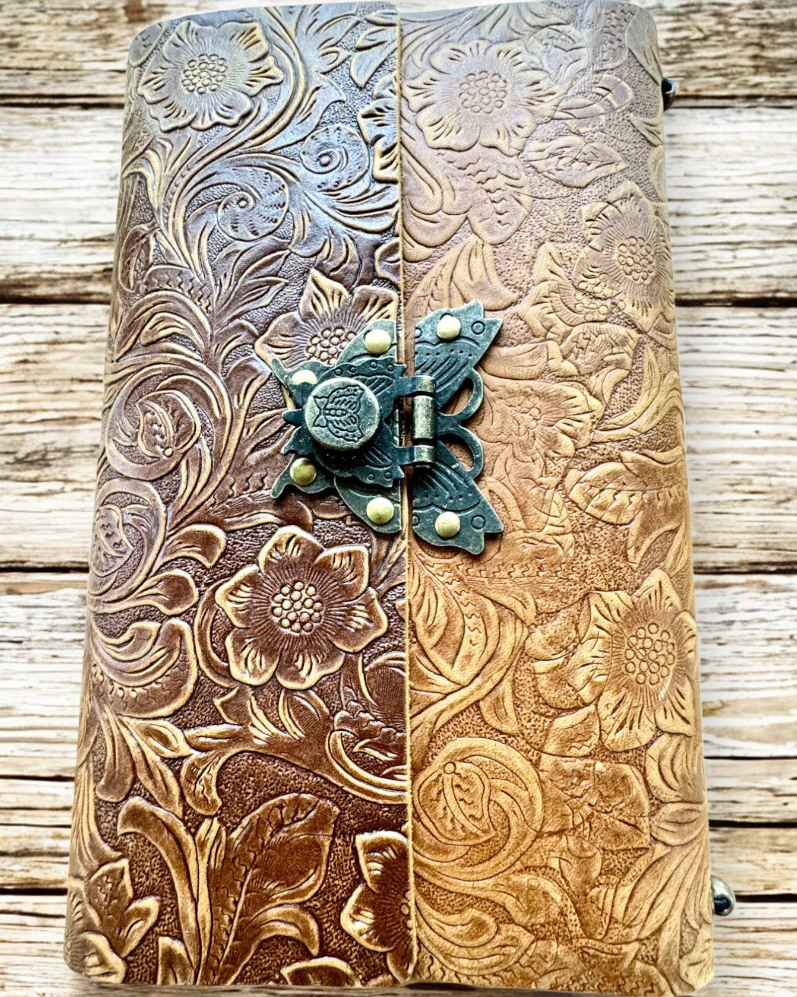 Πολυτελές Ρετρό Σημειωματάριο με Δερμάτινο Εξώφυλλο - "Vintage Elegance", 480 σελίδες, δυνατότητα εξατομίκευσης με χάραξη