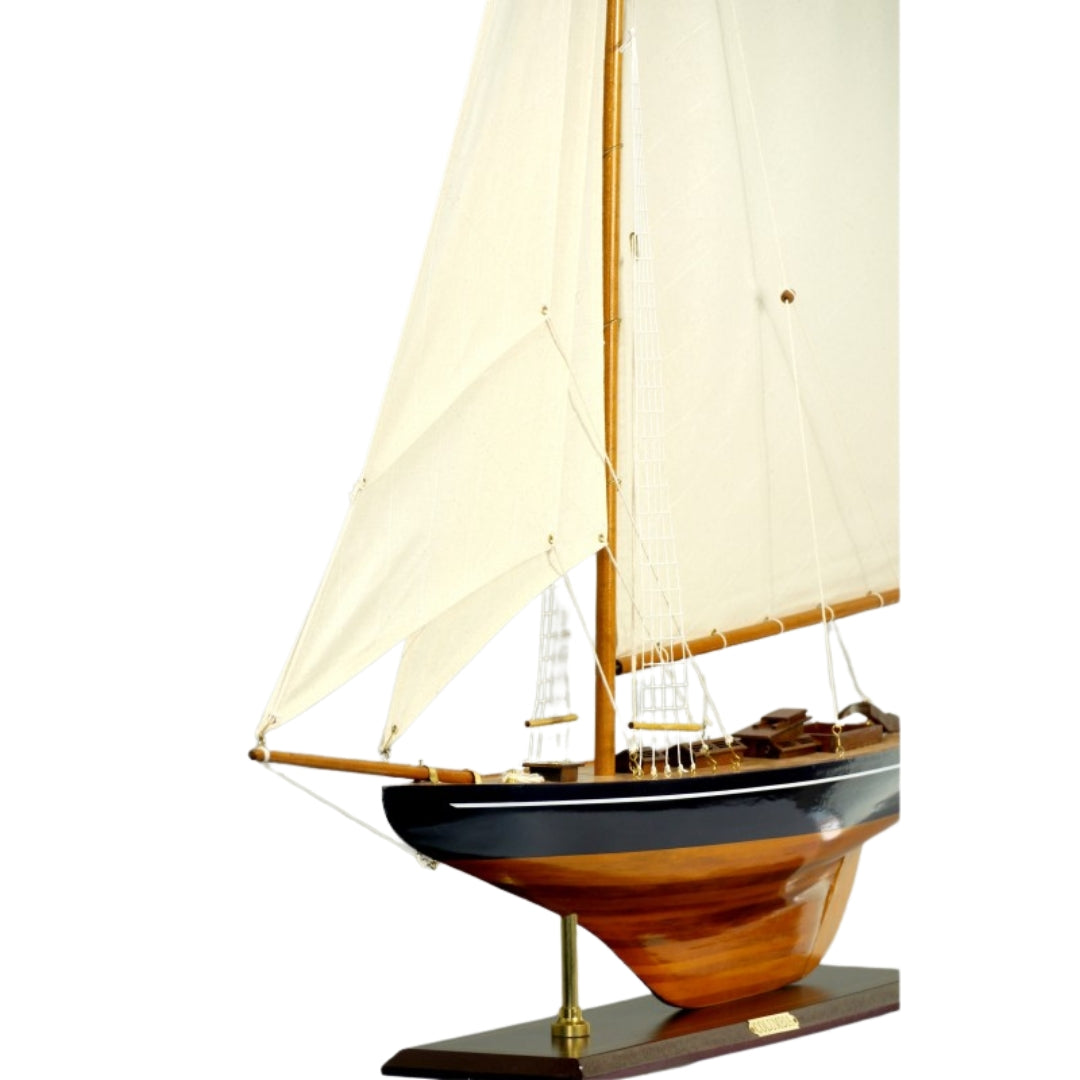 Duży model jachtu Columbia – Wysokość 104cm – COL