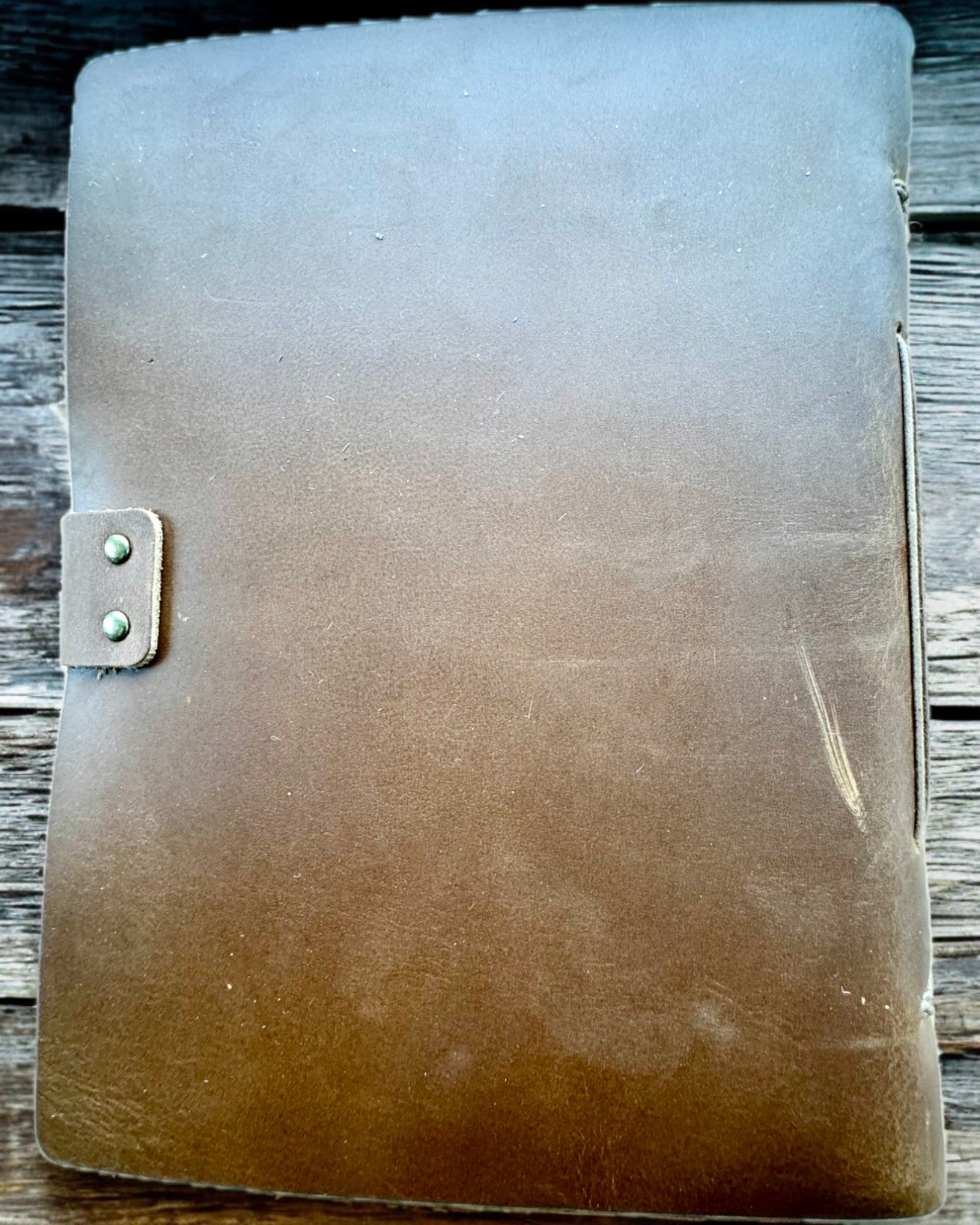 Σημειωματάριο Premium "RetroNotes" – Κομψό σημειωματάριο από Αληθινό Δέρμα - 200 σελίδες, 120g, σημειωματάριο, σκίτσο, καφέ χρώμα, εξατομίκευση με χάραξη