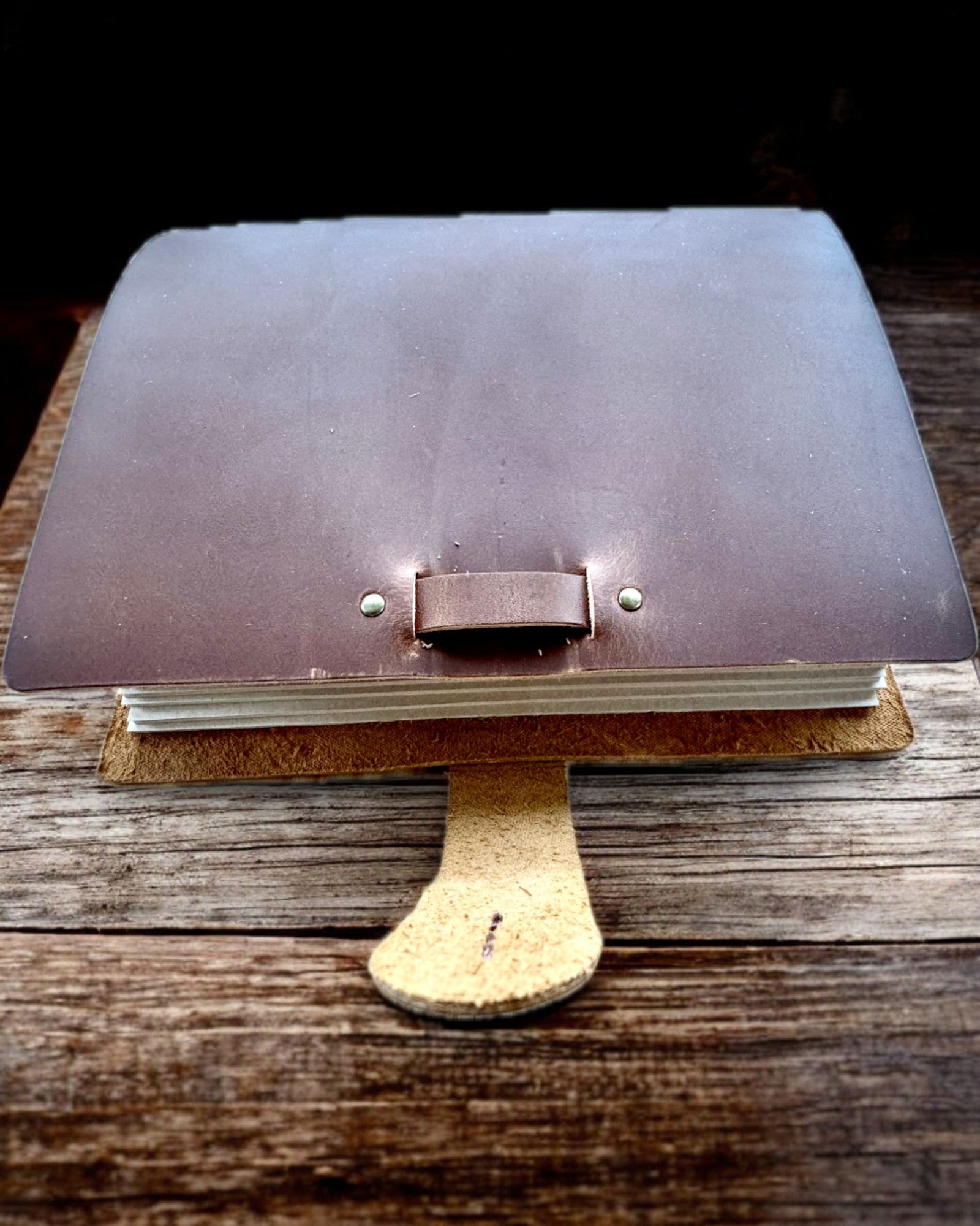 Σημειωματάριο Premium "RetroNotes" – Κομψό σημειωματάριο από Αληθινό Δέρμα - 200 σελίδες, 120g, σημειωματάριο, σκίτσο, καφέ χρώμα, εξατομίκευση με χάραξη