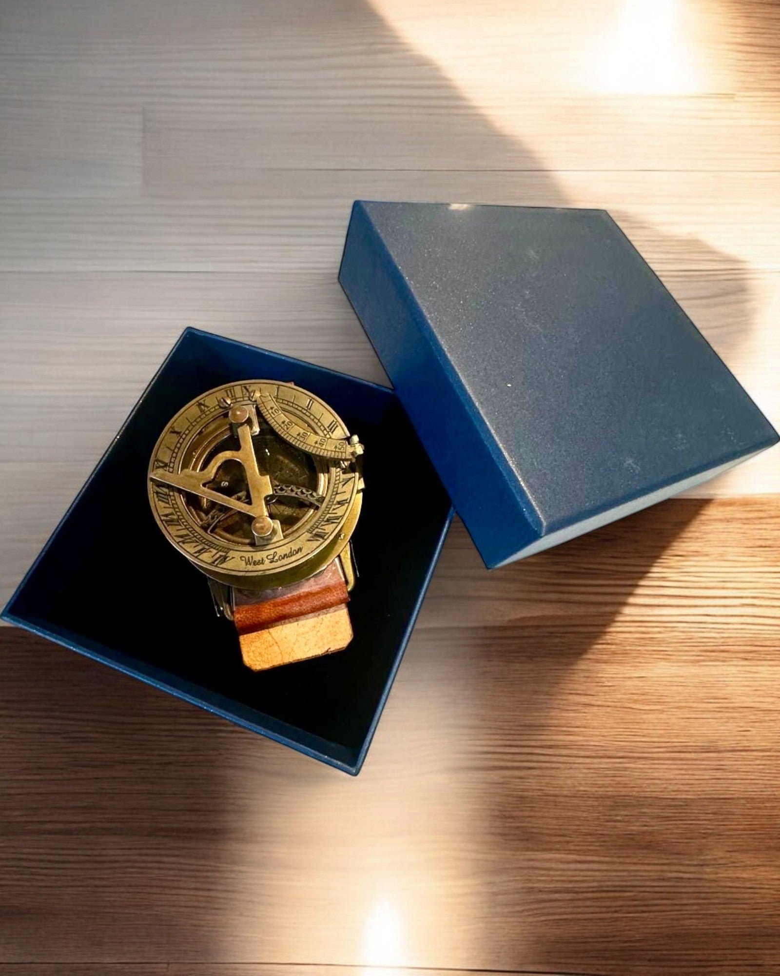 Ηλιακό Ρολόι "Αρχαία Πυξίδα", ρολόι χειρός με πυξίδα, δυνατότητα εξατομίκευσης με χάραξη