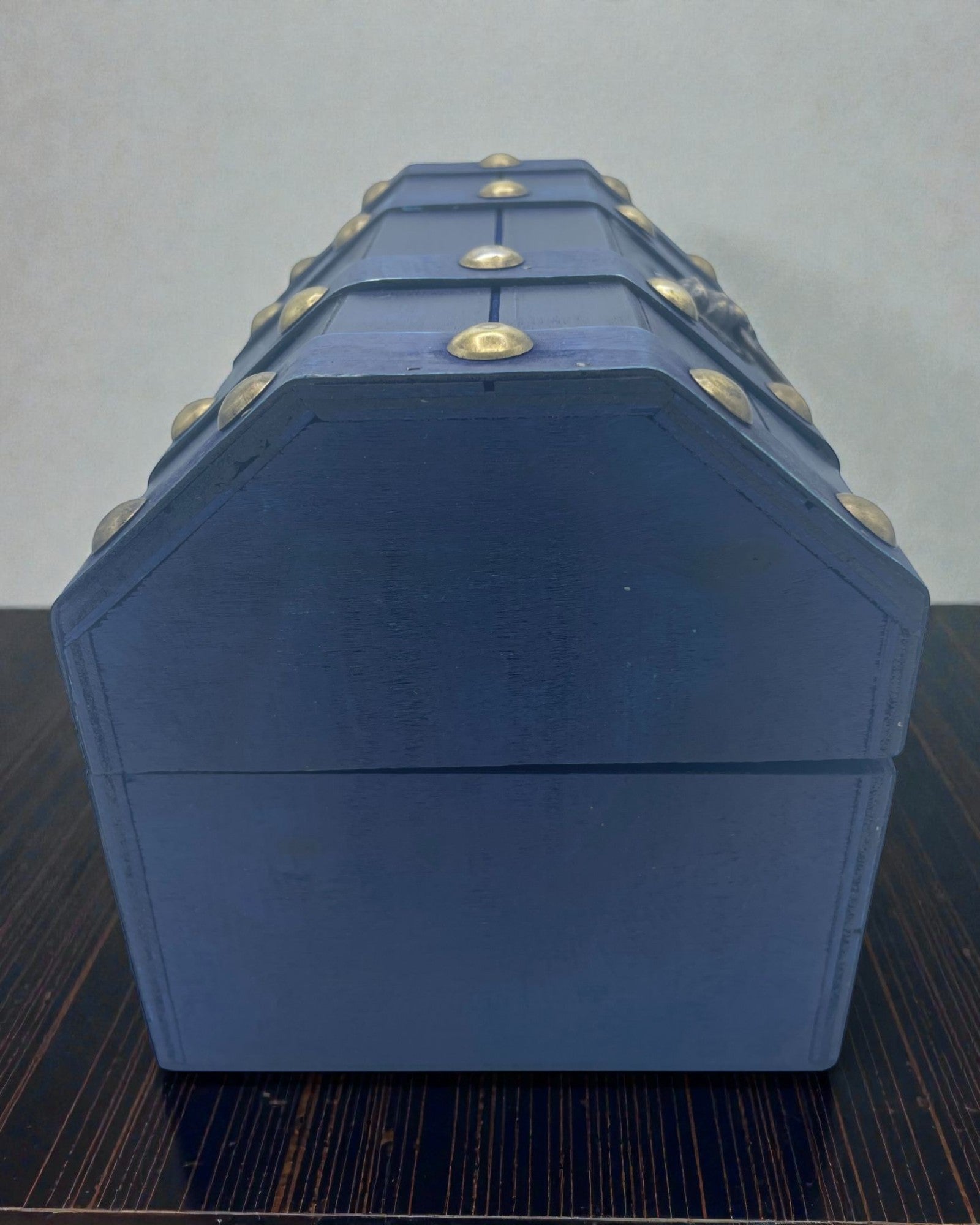 Arka Poszukiwacza Głębin – Duża Niebieska Skrzynia na Skarby