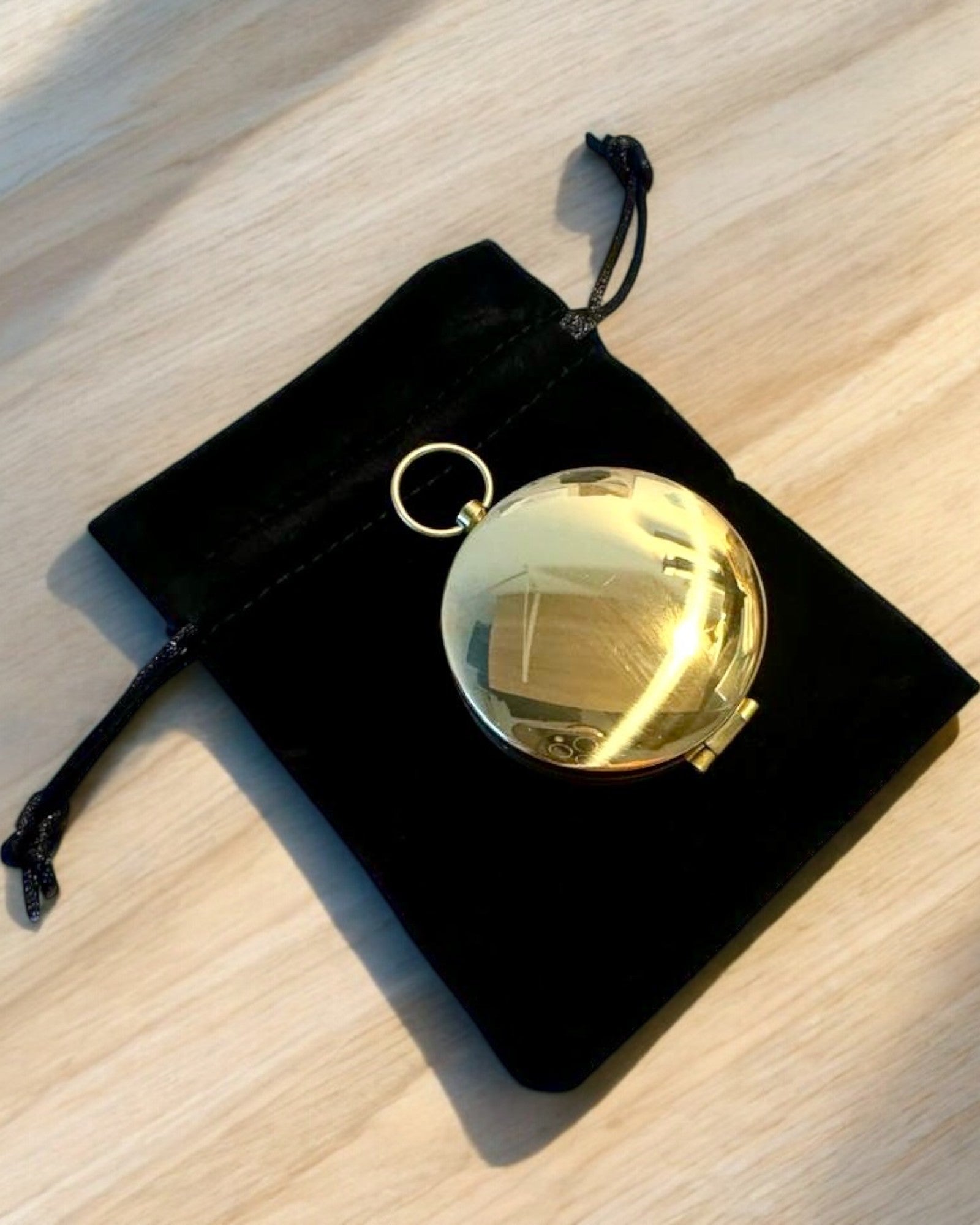 Αδιάβροχη Ορειχάλκινη Πυξίδα με Φωτεινό Εφέ - Απαραίτητο για Πεζοπορία και Κατασκήνωση, εξατομίκευση με χάραξη