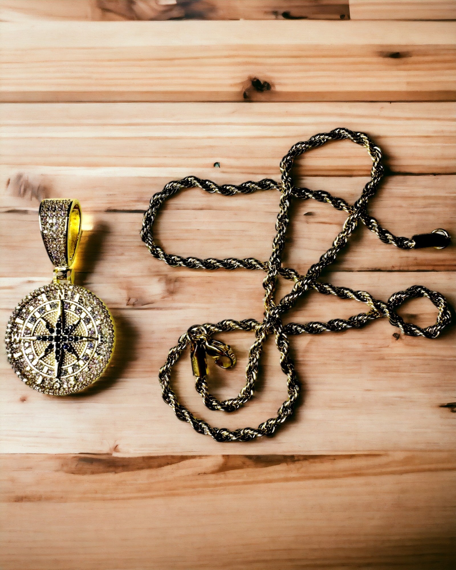 Κολιέ με Μενταγιόν Πυξίδα σε Στυλ Glamour με Ζιργκόν για Γυναίκες και Άνδρες - 2 επιλογές, εξατομίκευση με χάραξη για δώρο