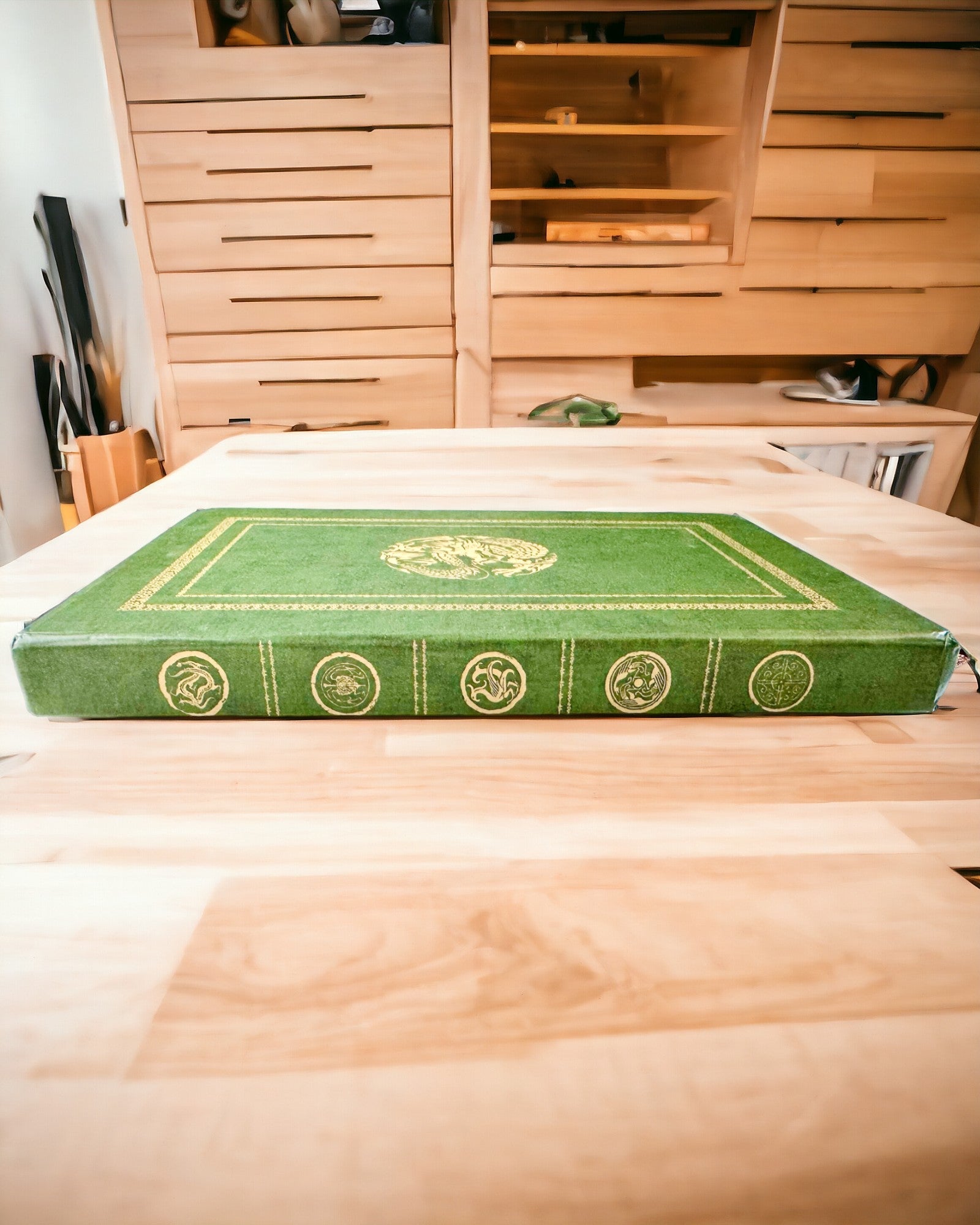 Πράσινο Διακοσμητικό Σημειωματάριο με Μοτίβο Δράκου - Εμπνεύσεις Φαντασίας, με χάραξη