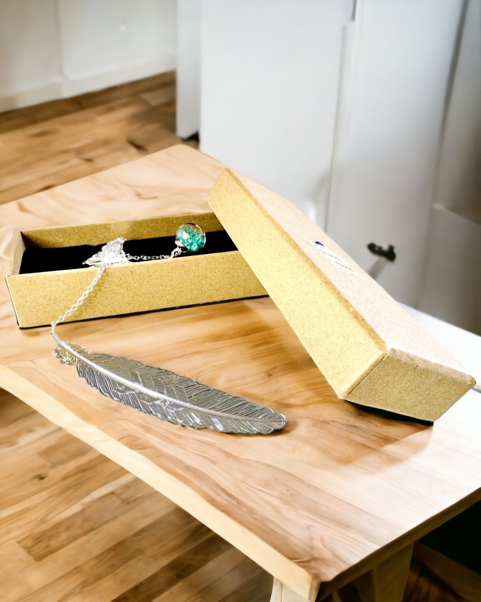 Δημιουργικός Σελιδοδείκτης Βιβλίου σε Ρετρό Στυλ με Μοτίβο Φτερού και Πεταλούδας – Κομψό Προωθητικό Δώρο, Χρώμα Ασημί/Μπλε