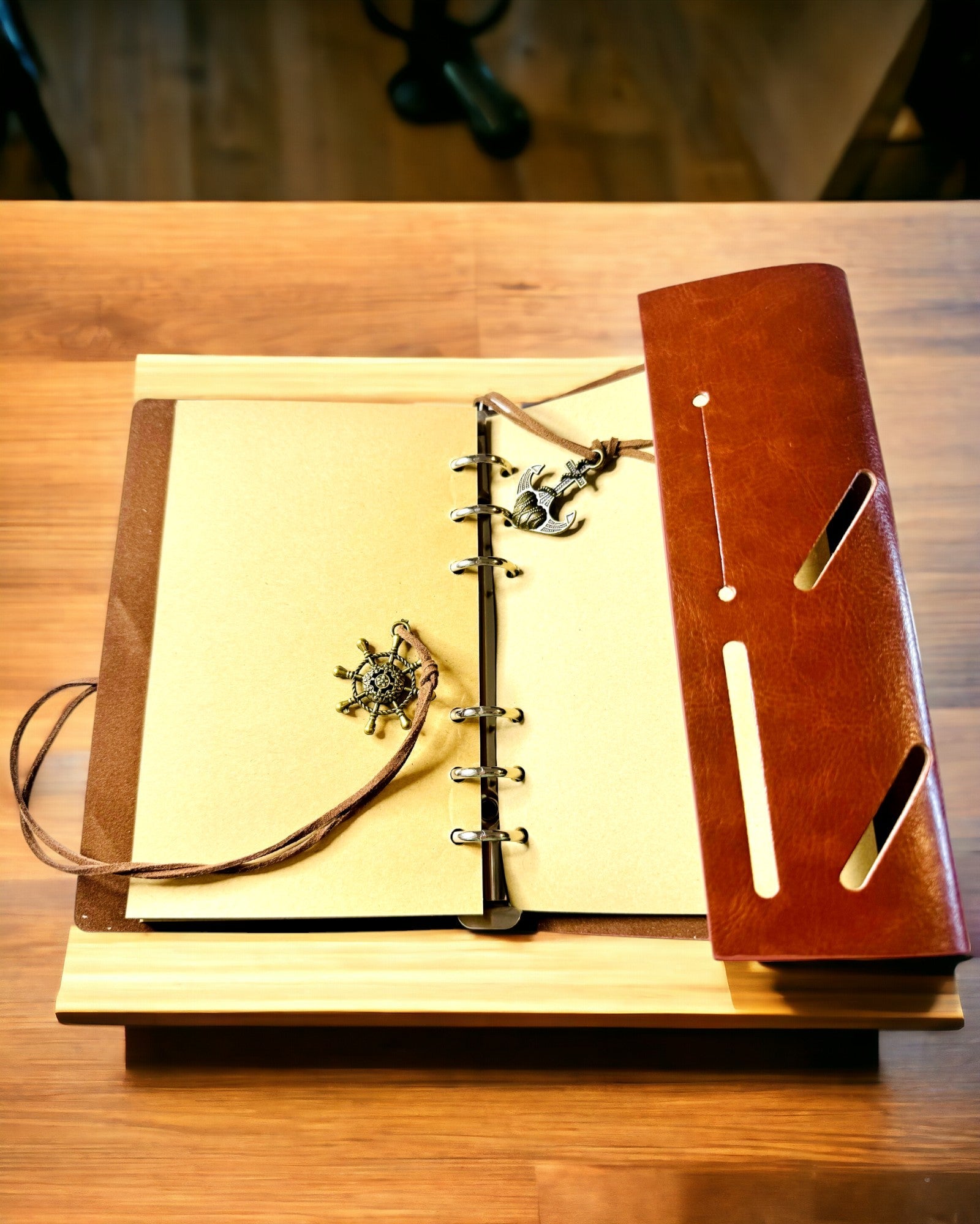 Vintage Ναυτικό Σημειωματάριο A6 ή A7 μέγεθος - με Μοτίβο Πυξίδας και Σελίδες με Ρουλεμάν - Διαθέσιμο σε διάφορες Χρωματικές Παραλλαγές, δυνατότητα χάραξης