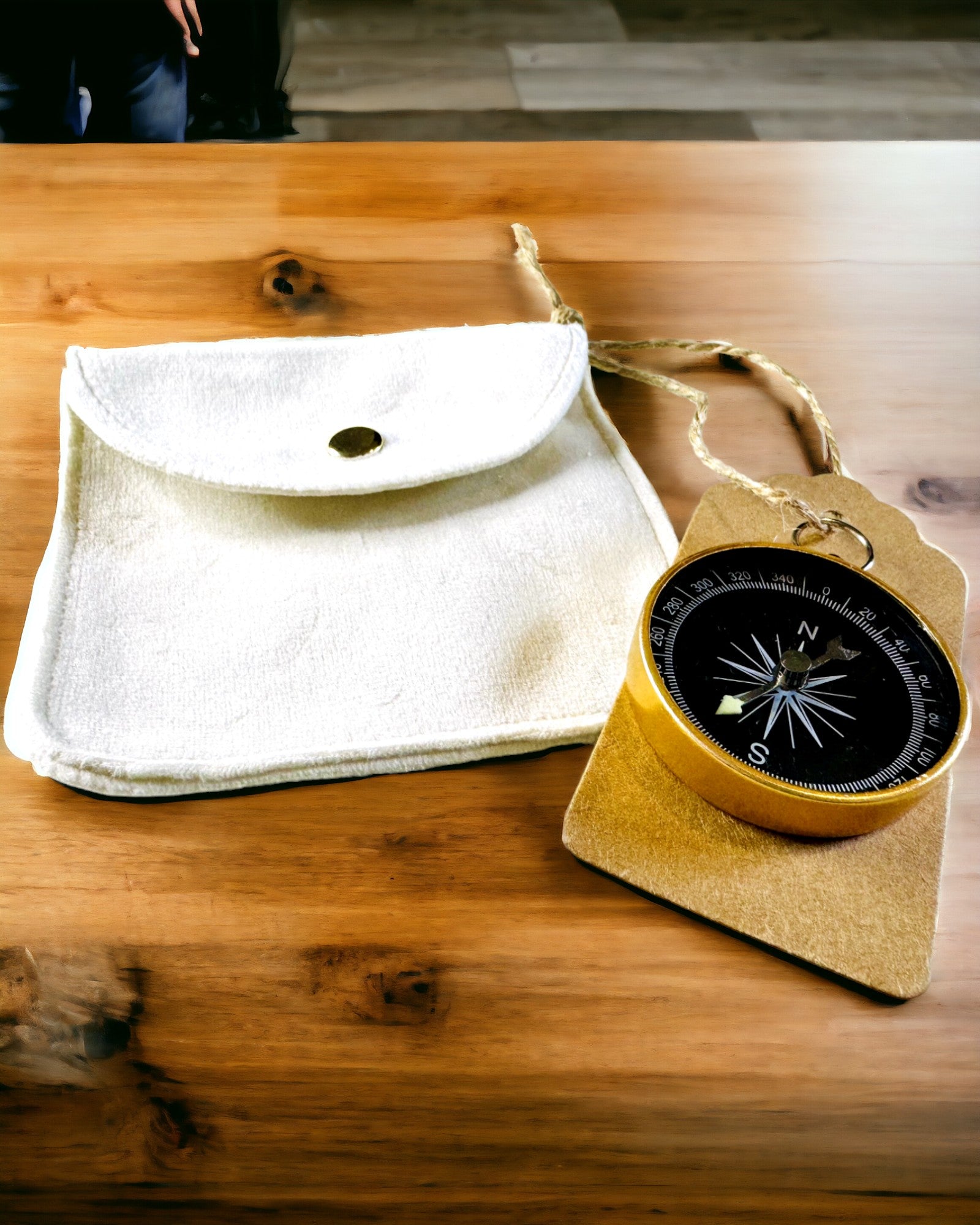 Συμπαγής Πυξίδα Πλοήγησης με Μεταλλικό Φινίρισμα – Απαραίτητο για Κάθε Ταξιδιώτη, με χάραξη