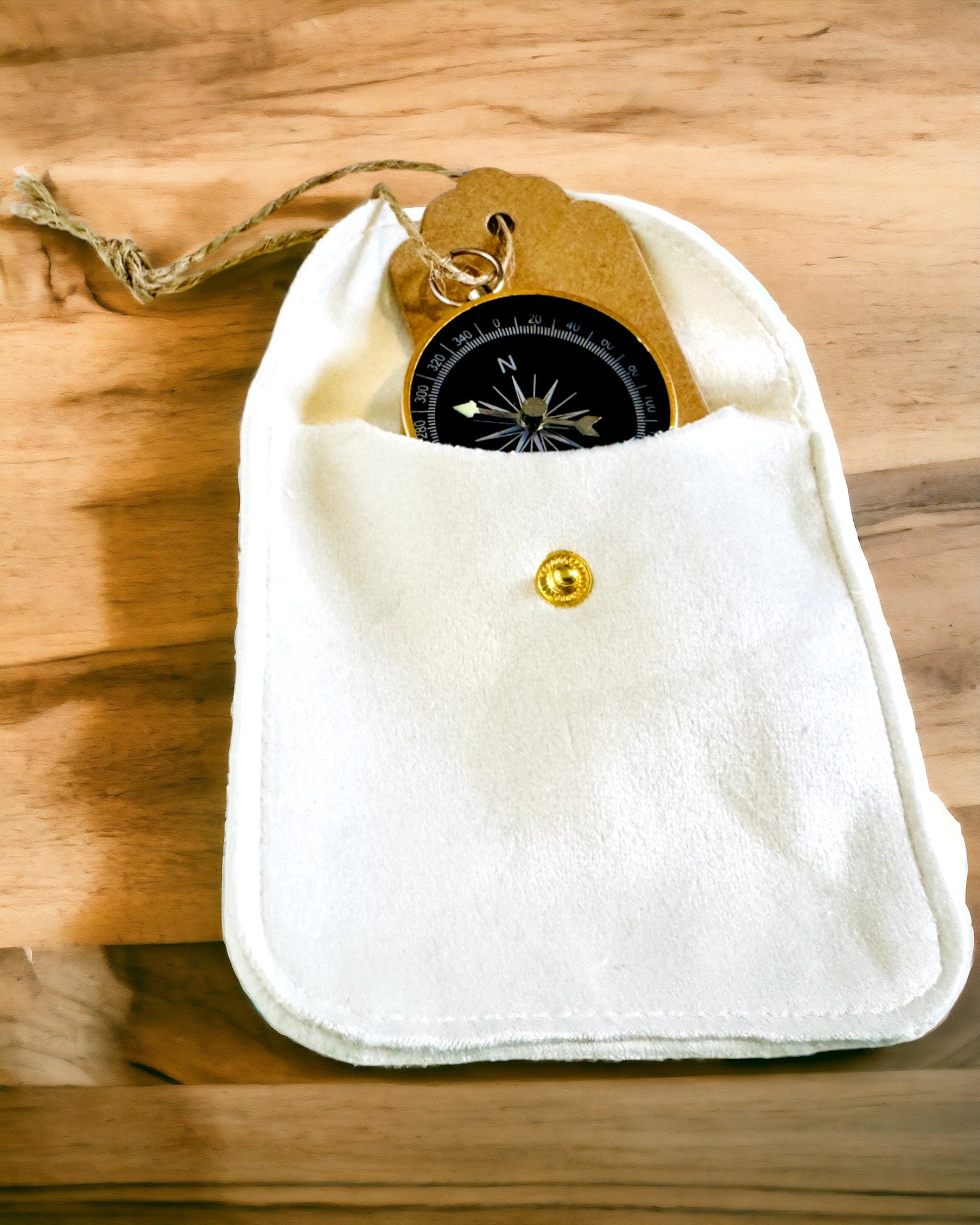 Συμπαγής Πυξίδα Πλοήγησης με Μεταλλικό Φινίρισμα – Απαραίτητο για Κάθε Ταξιδιώτη, με χάραξη